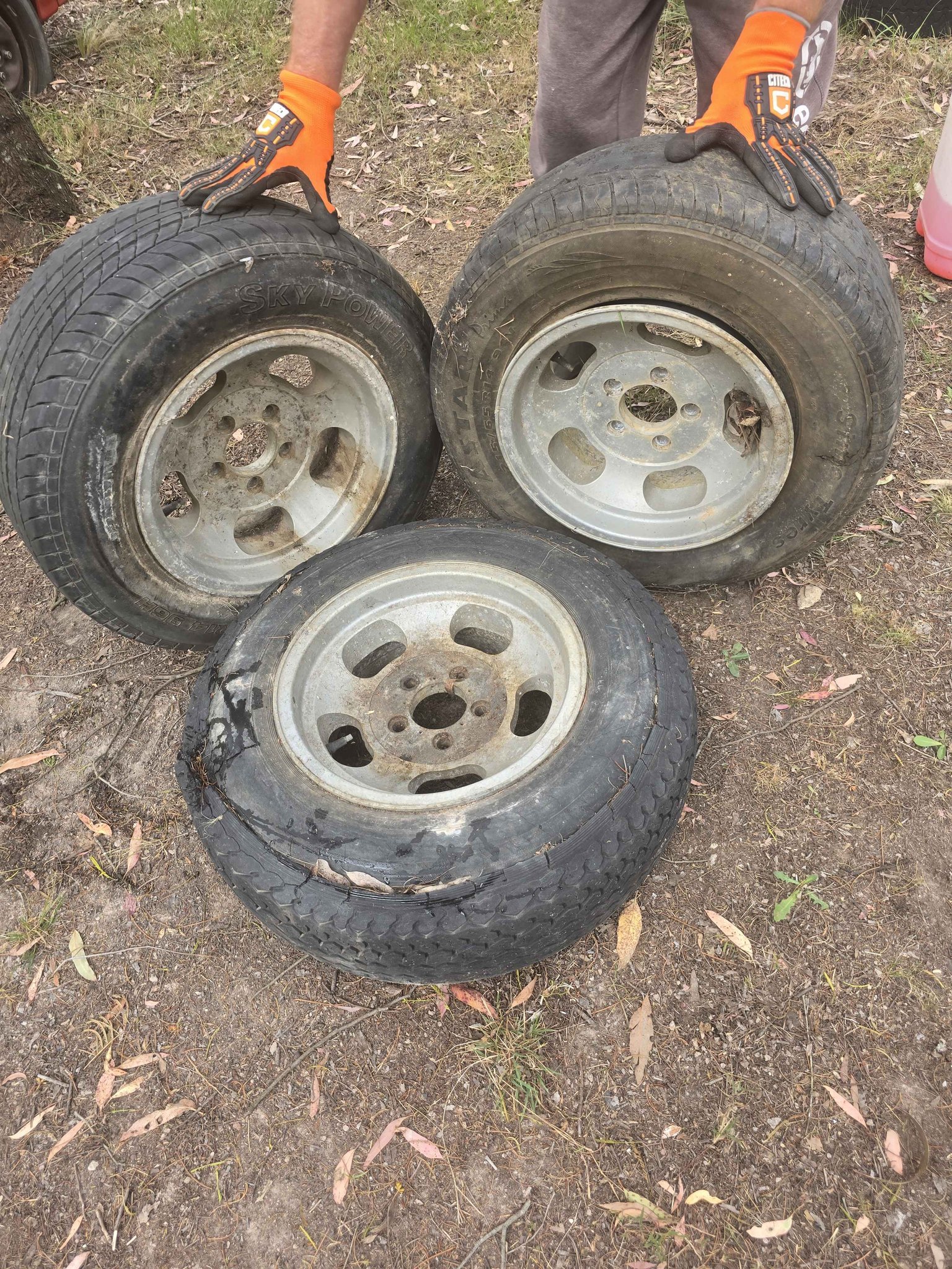 3x 14 inch kidney beans shaped rims - Car Wheels, Tires & Parts ...