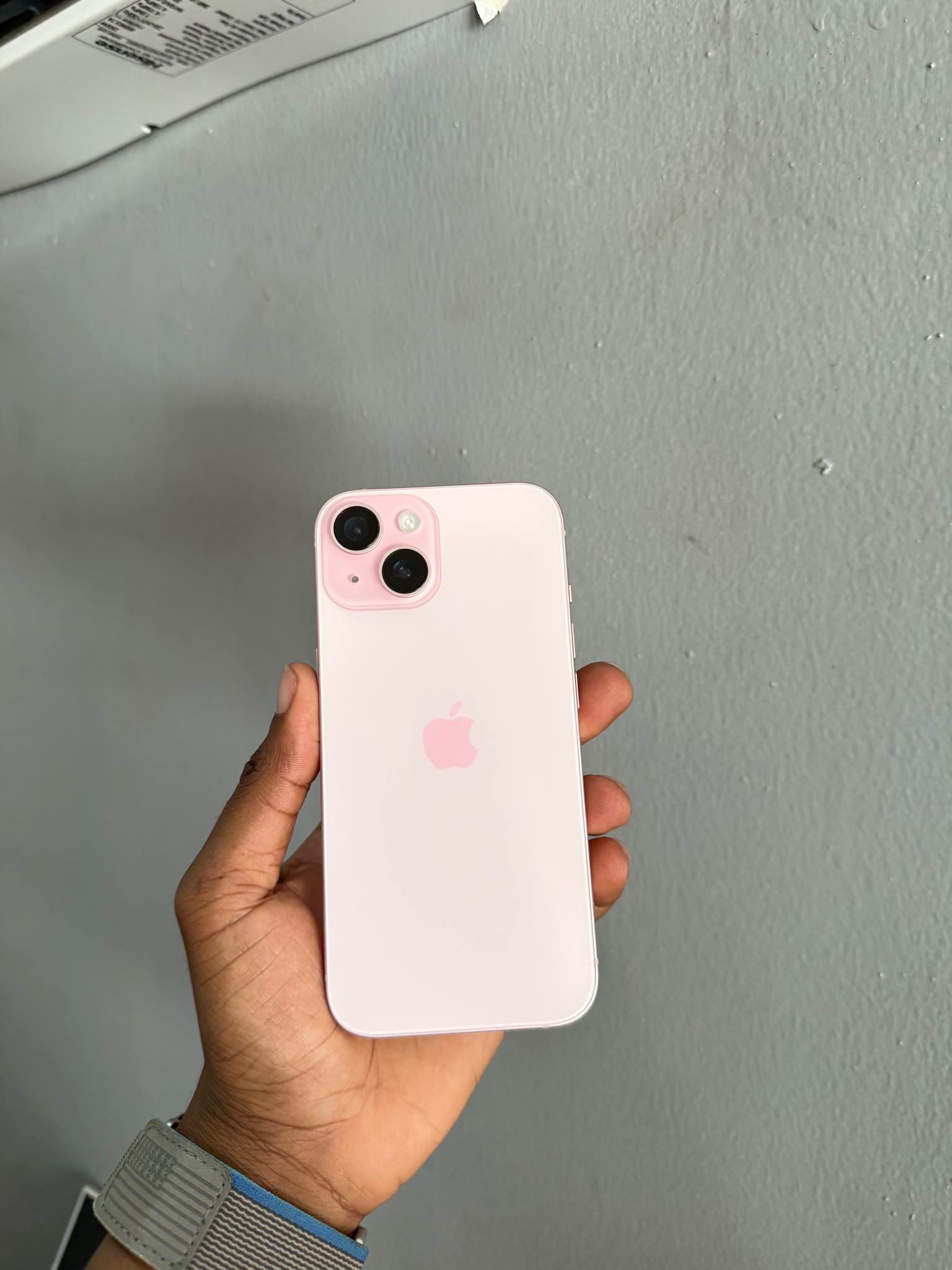 Iphone 15 plain 128GB Clean phone no message Battery 93%