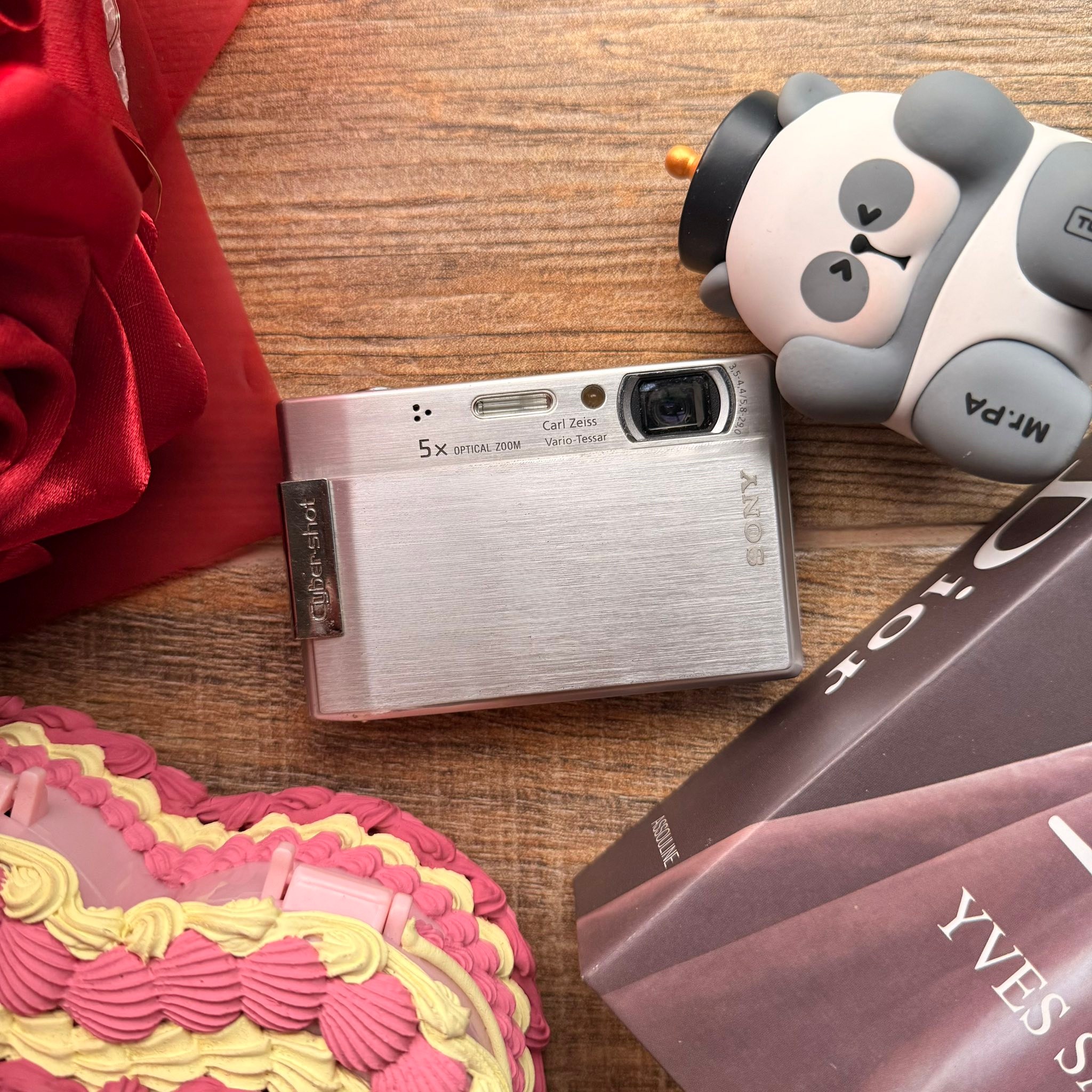 ? Sony Cyber-shot t100 — Silver