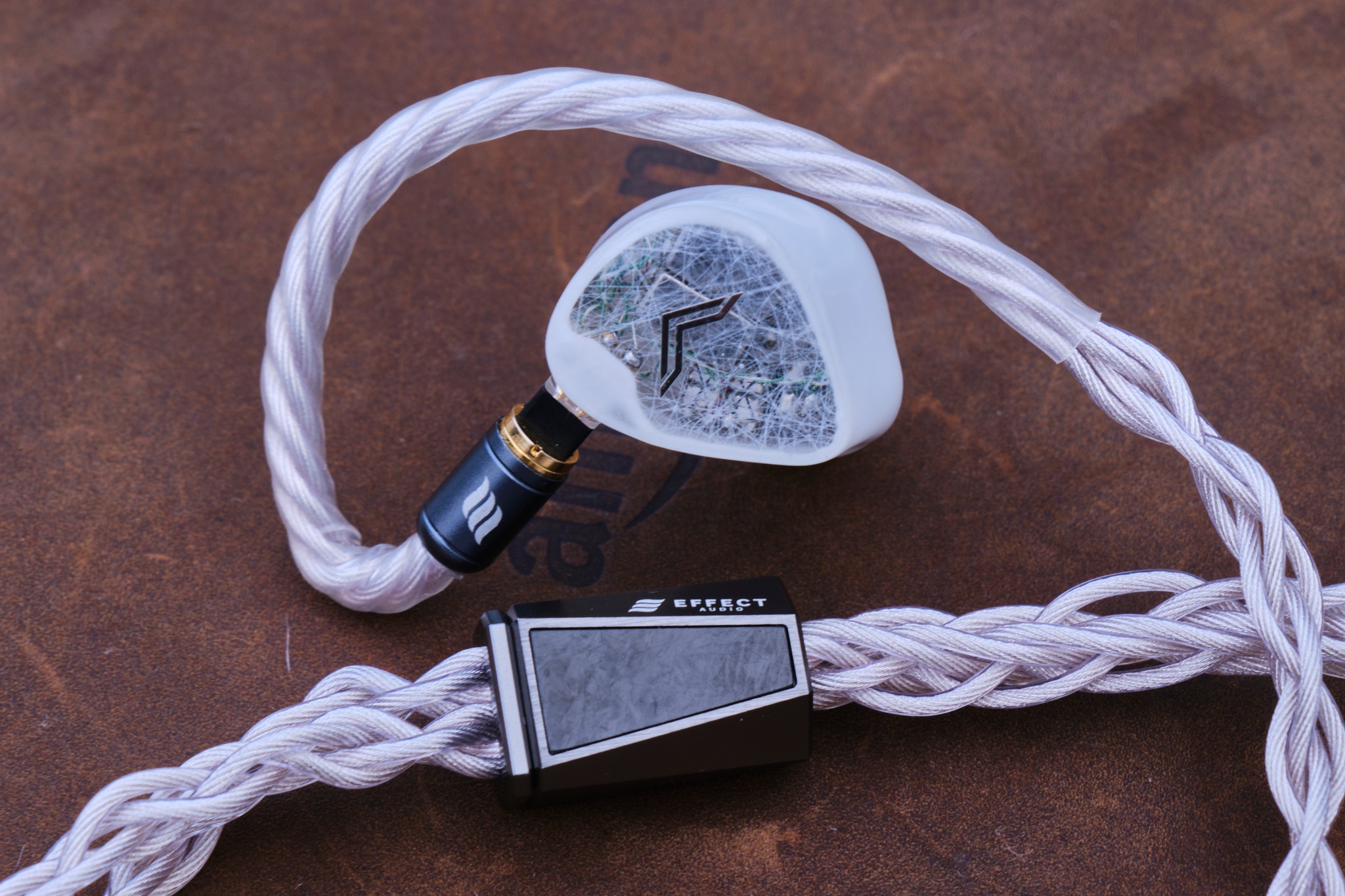 AüR audio Eye of Horus AüR Audio Aurora with Eye of Horus cable A perfect combination
