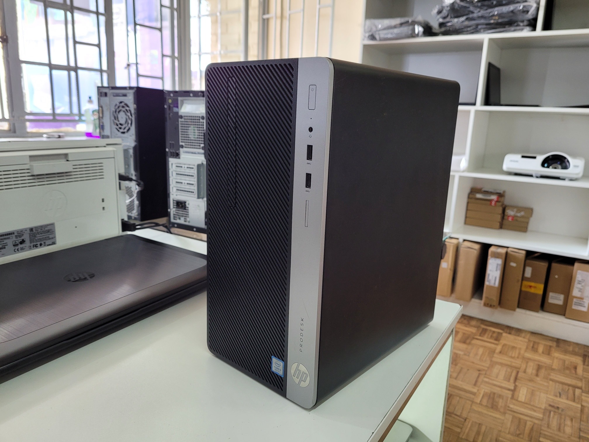 HP ProDesk 400 G6 MT : Core i5 (9th Gen), 8gb RAM, 1TB HDD, 20