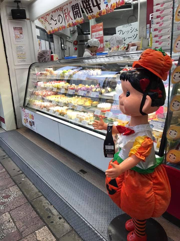 8年前の店頭のペコちゃん❤️❤️