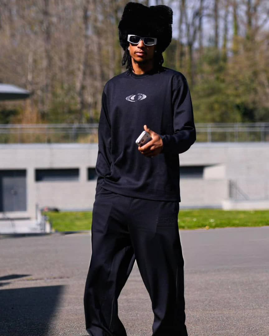 80s  gameshirt uniform トレフォイル Michael Olise's original outfit with black sweatshirt and fur hat