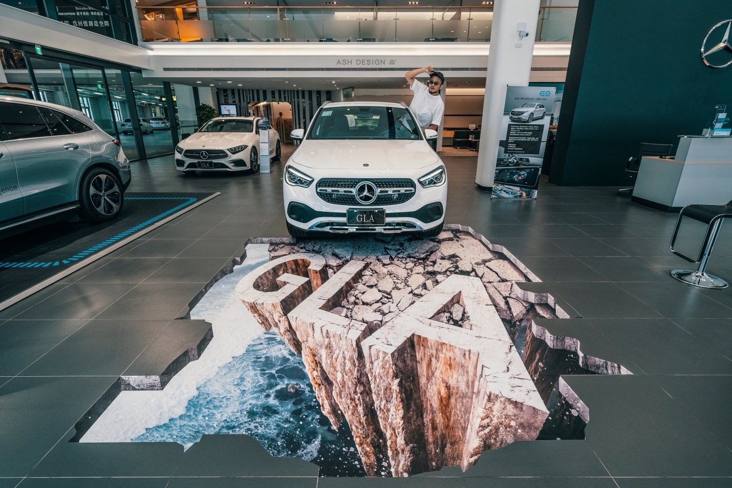 ASH x GLA 又來汽車展間了 這次是跟賓士的合作 GLA美美的 ️... - Ash Design / 壹肆設計