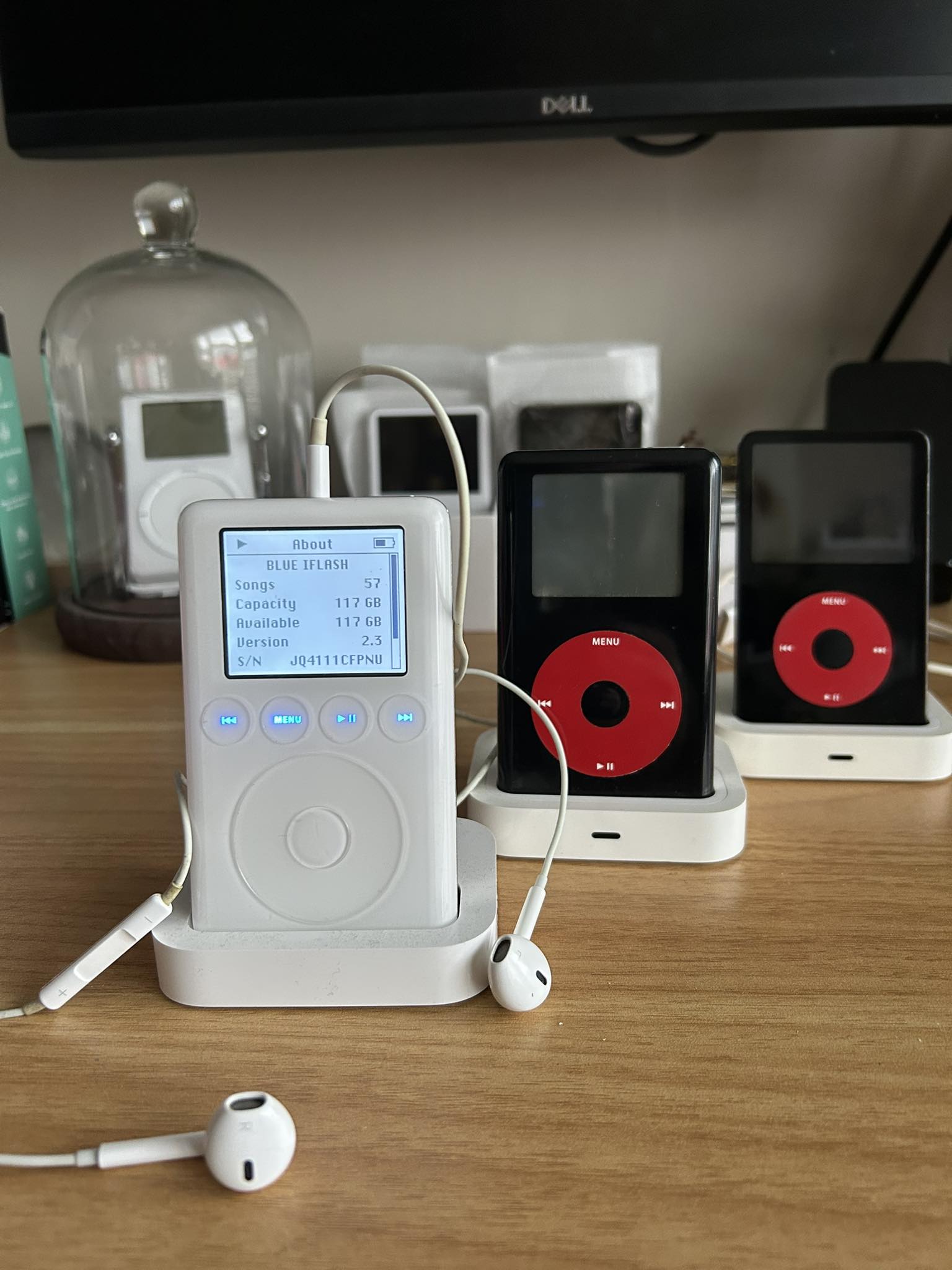 3rd gen iPod classic with 40GB storage