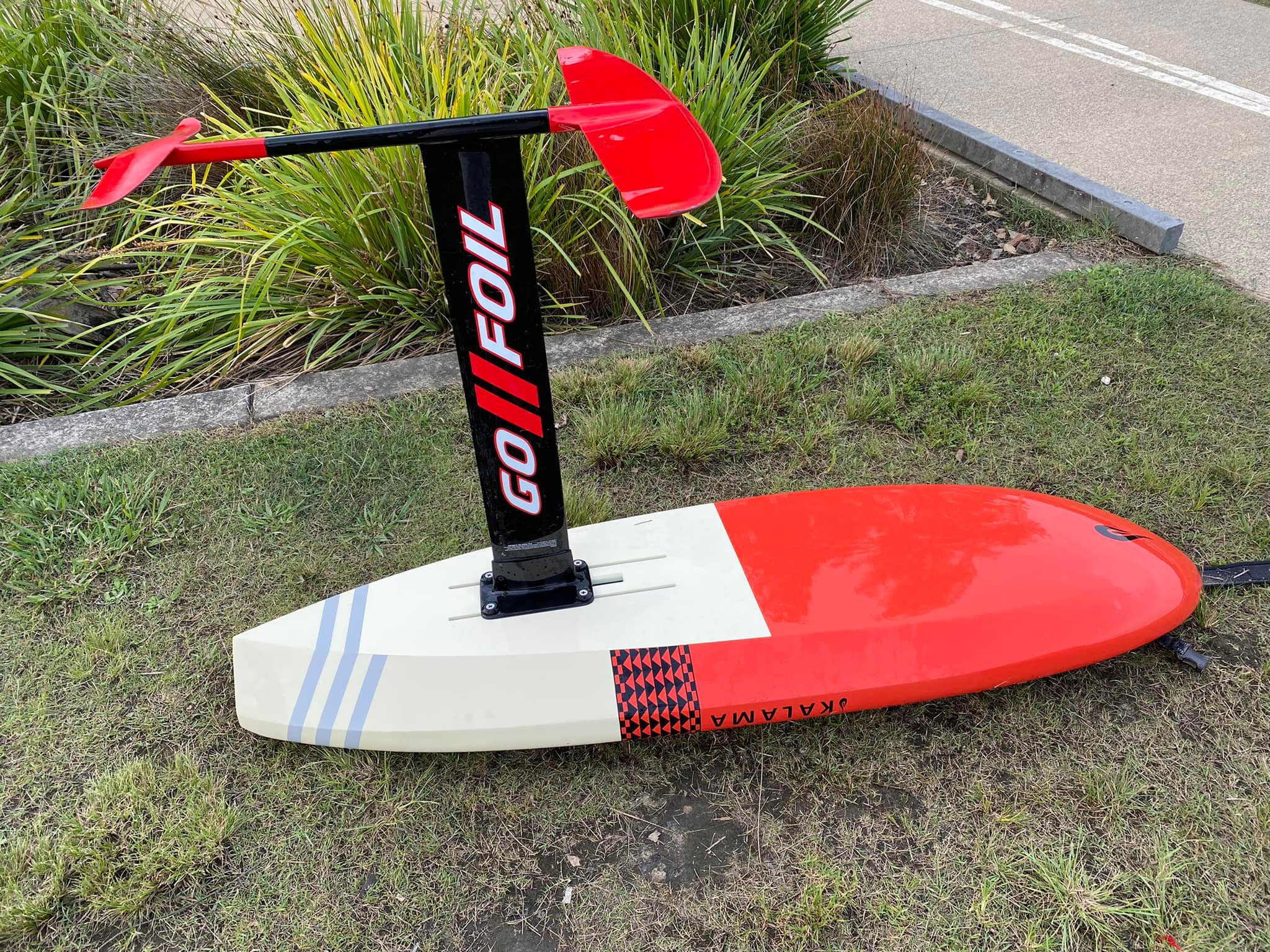 Should I set my mast at the back of the tracks for wingfoil?
