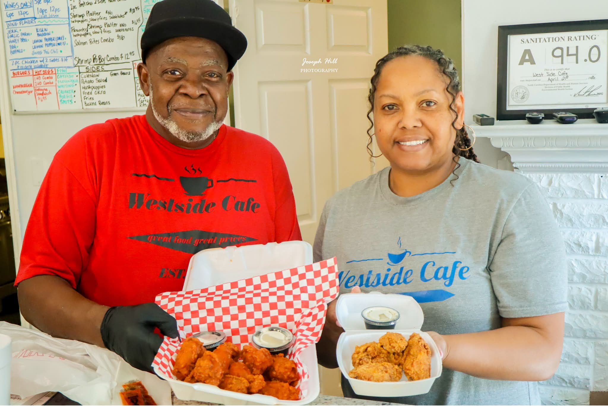 レド $1 Wing Wednesday at Westside Cafe in Moore