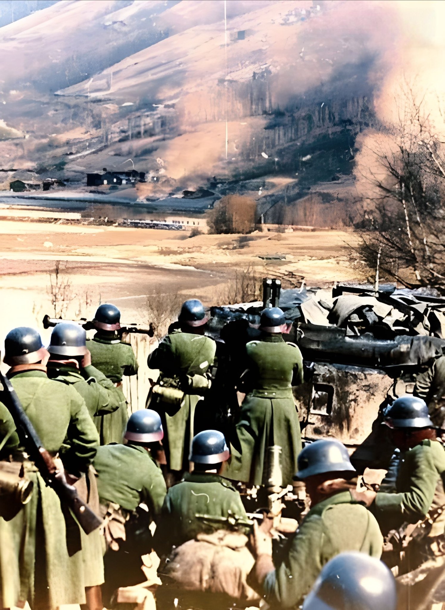 CH Inam - German soldiers watching the fight from a distance in ...