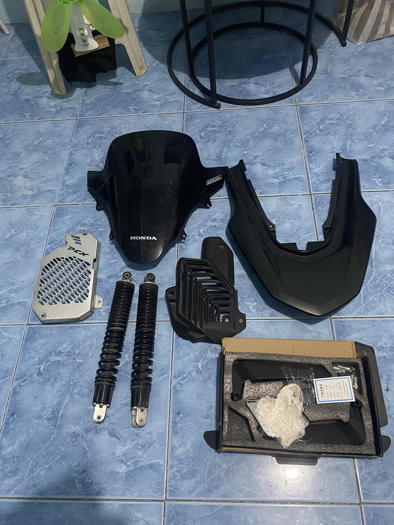All in ohh lang a Rear fender-500 Engine cover-200 Radiator cover