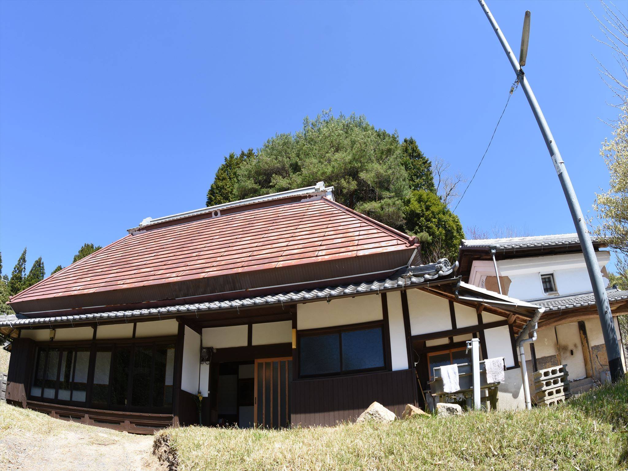 TripBiz - 【大きな居間付の古民家で集合研修】都会の喧騒を離れ、忍者タウンの築100年古民家で修業....では...