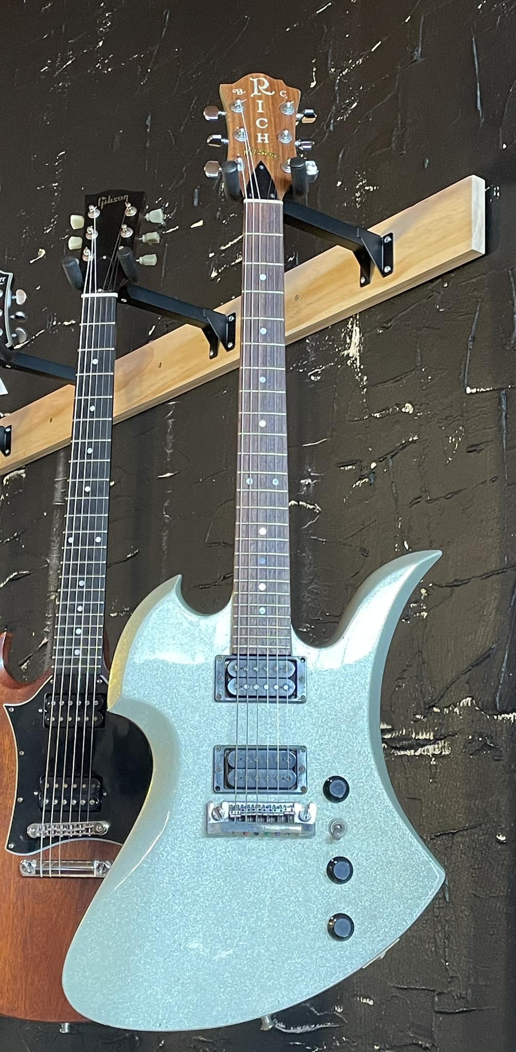B. C. Rich Japan Edition Mockingbird-680JE Excellent condition 500$
