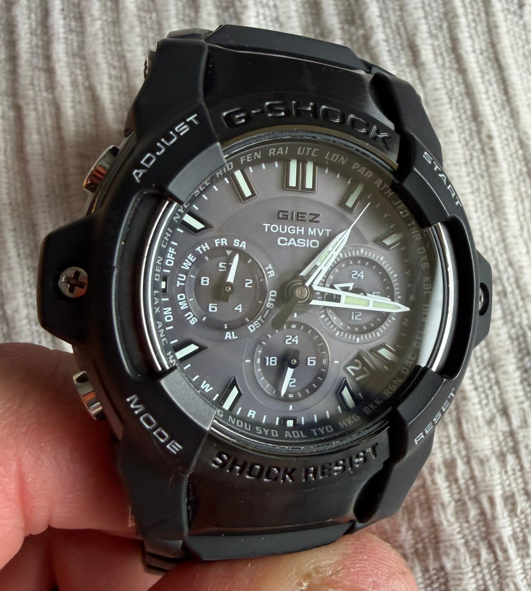 Giez GS-1400 watch review: a rugged Casio Oceanus alternative