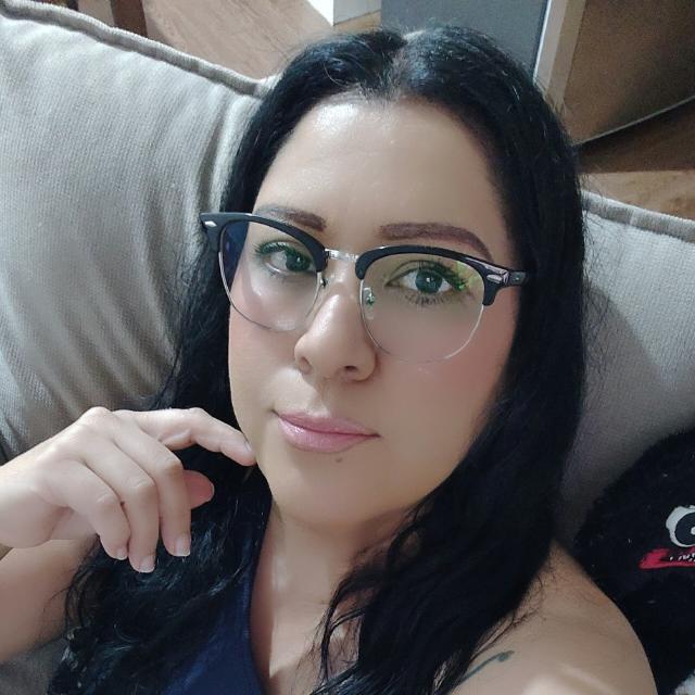Hola Hola 👋 Al rato le platico que compromiso tocó hoy 🤔 Pasen bonita ...