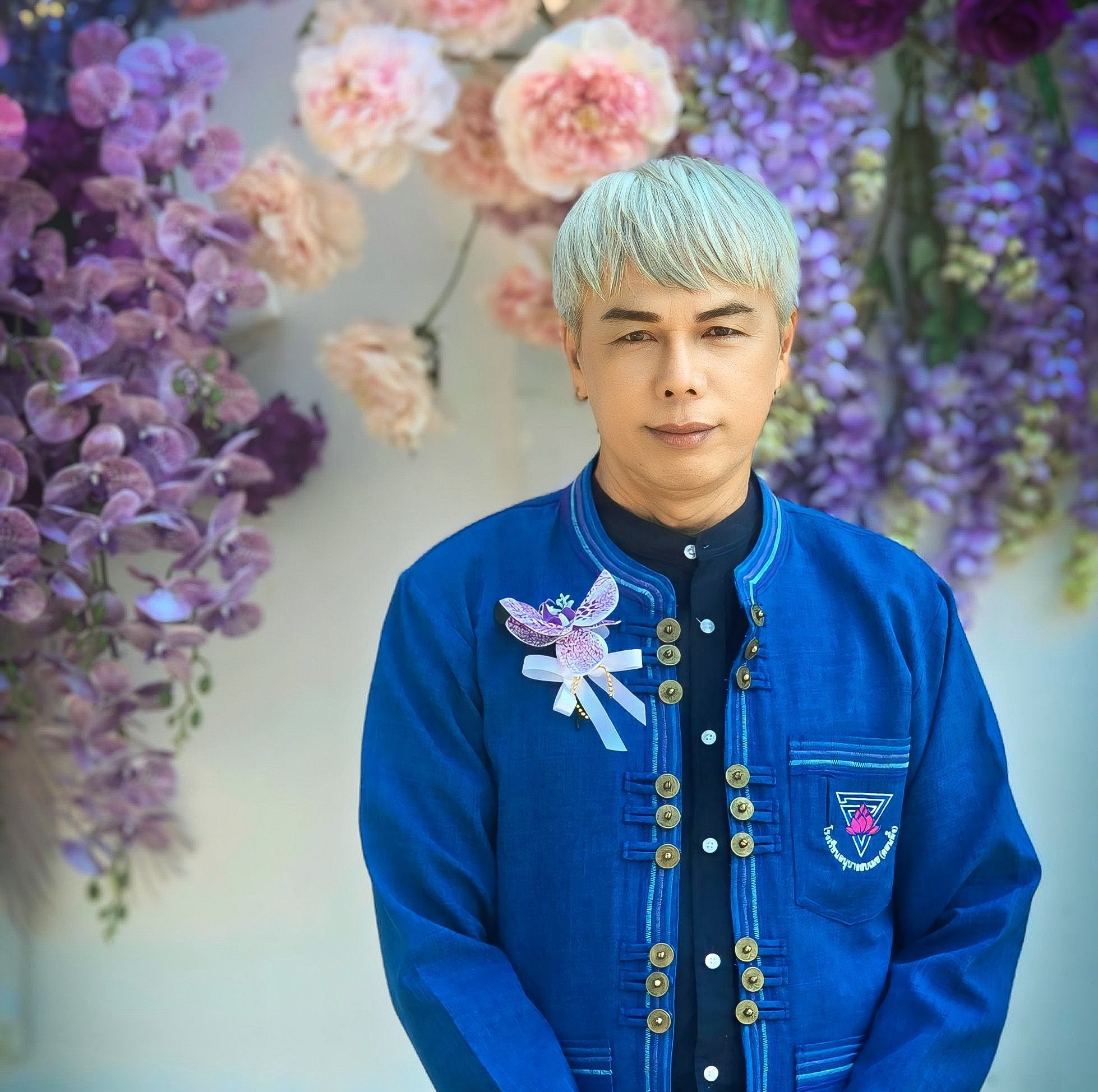 Nuy Kirana - เท้าก็มีสองข้าง เข่าก็มาเจ็บ... | Facebook