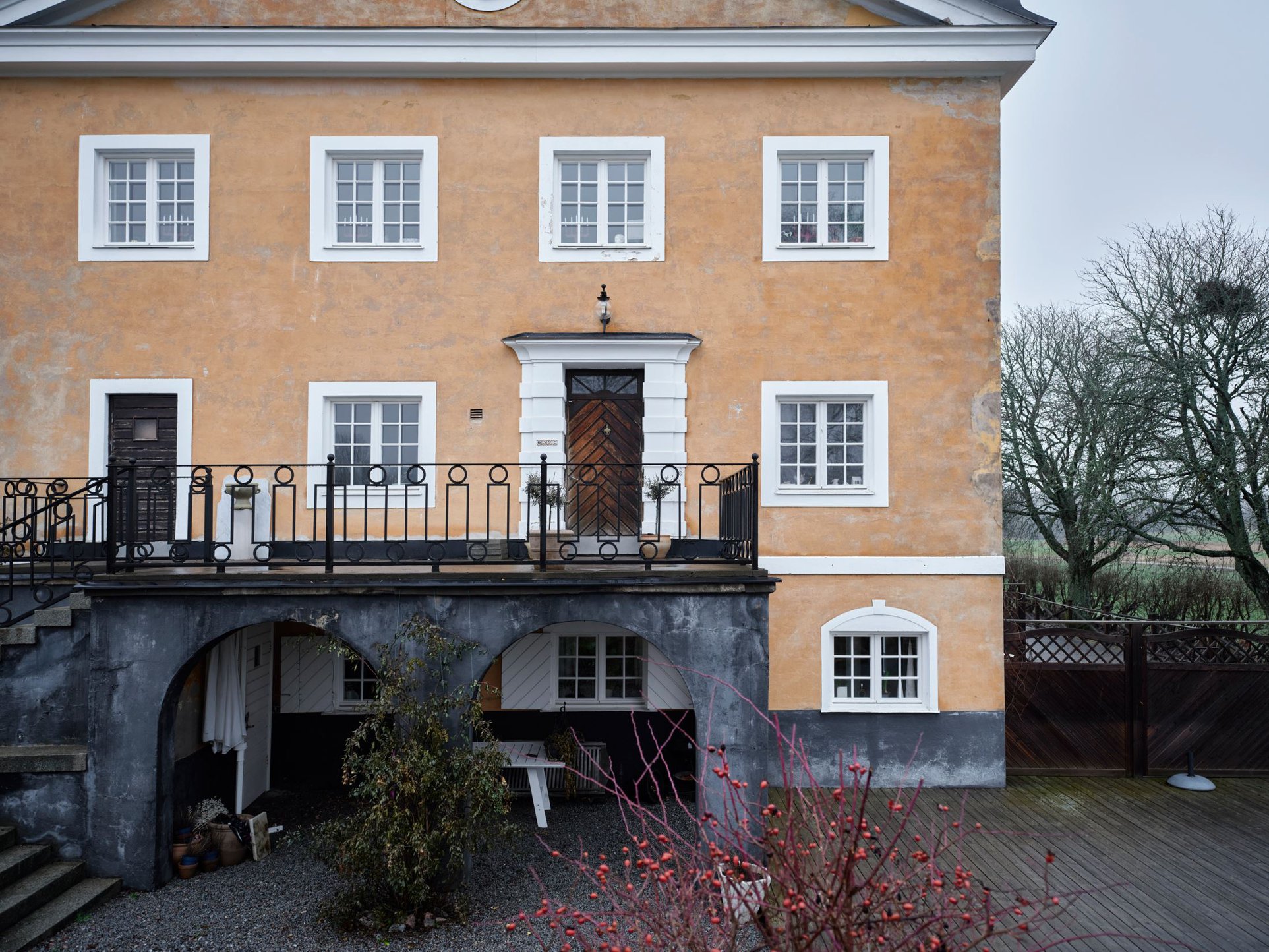 Historiska Hem - I ANRIK SLOTTSMILJÖ - STOR FYRA MED EGEN... | Facebook