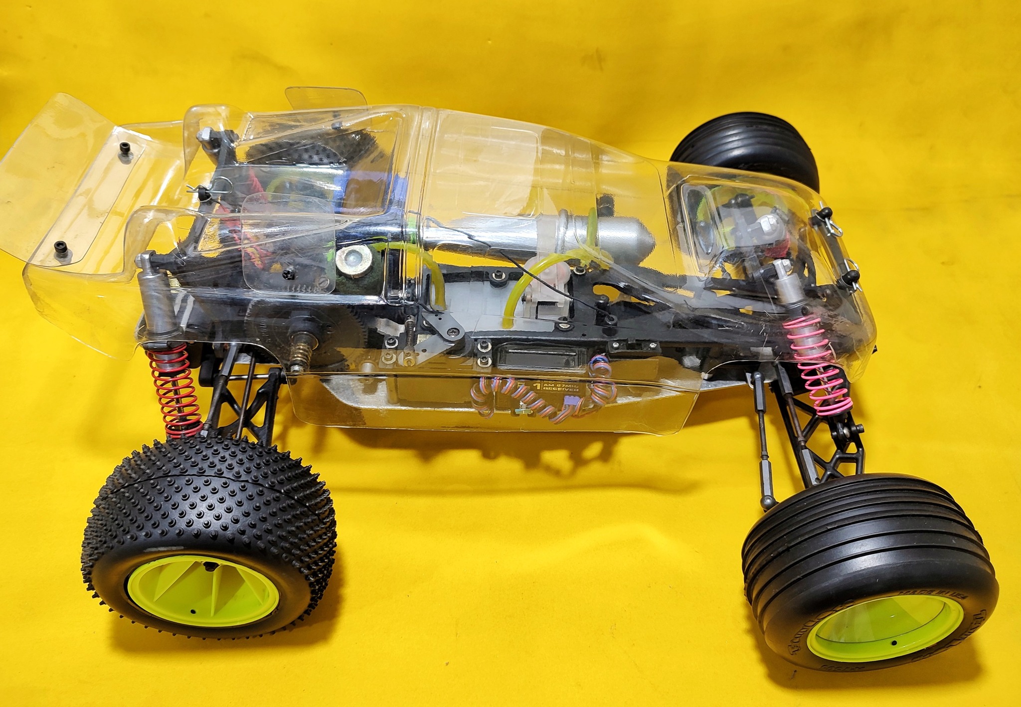 Restoring a vintage Team Losi LXT RC car alongside a modern rc10sc7