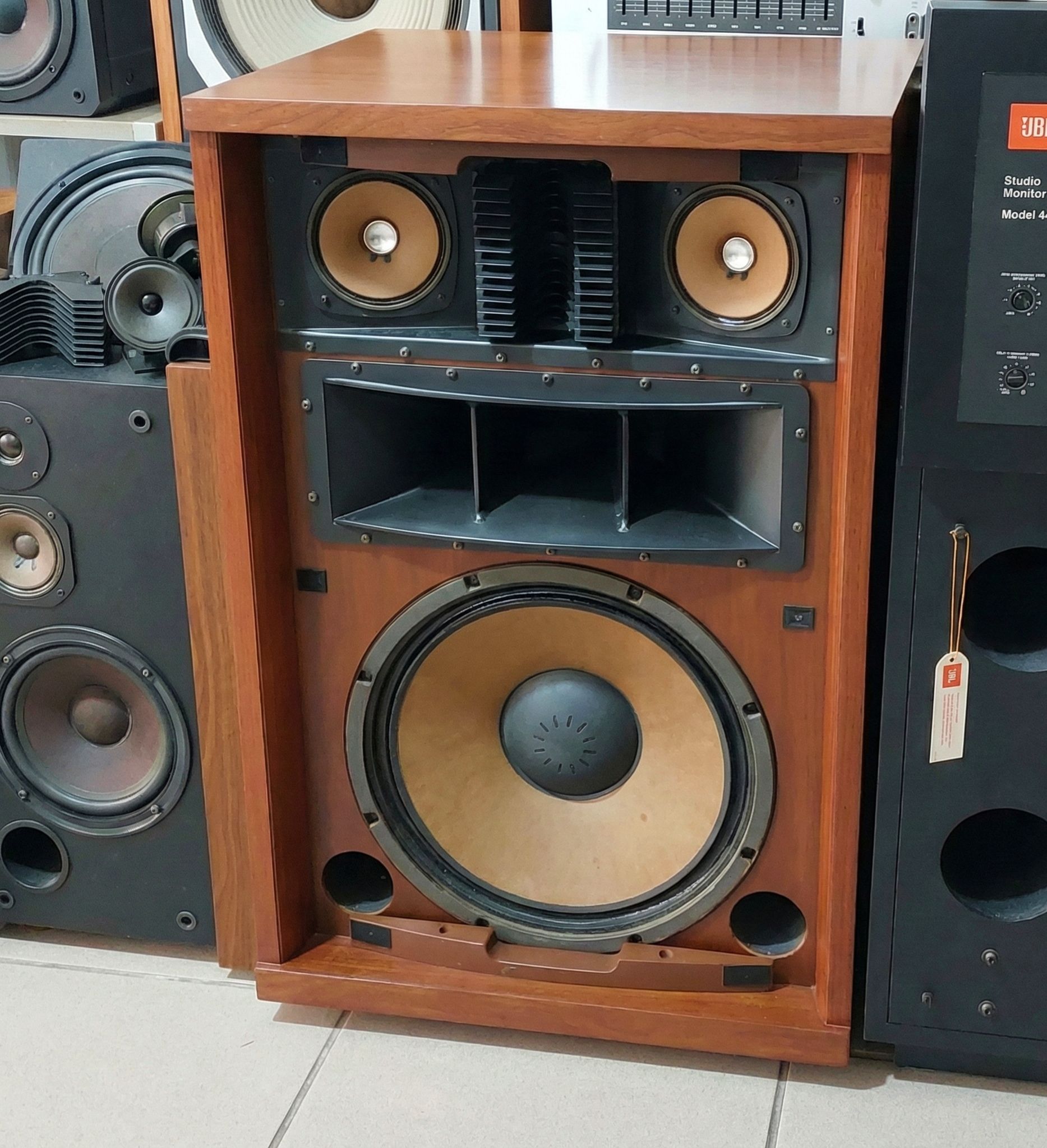 Sansui S-7000 Speakers with Sony TA-1150D Amplifier Song by
