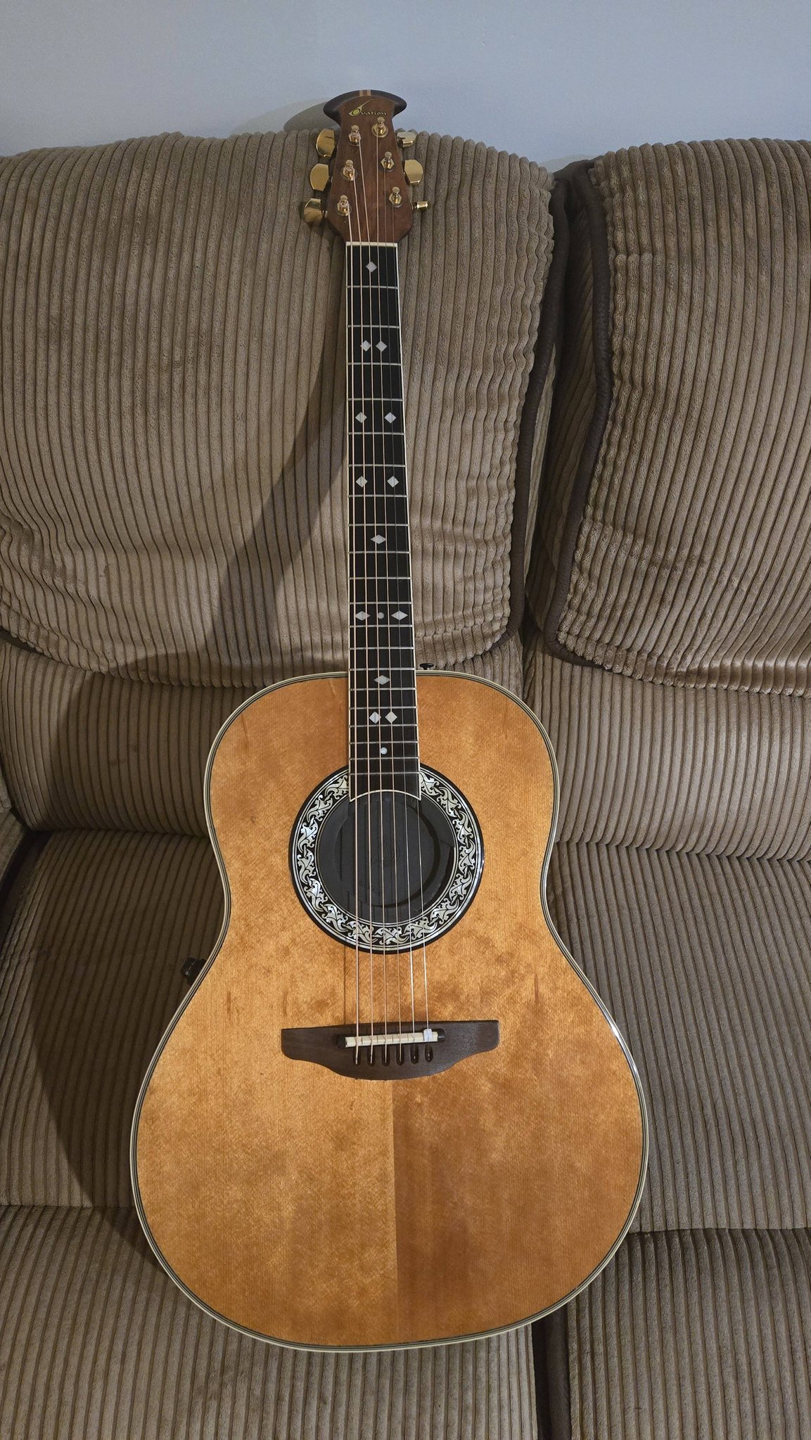 What year is my Ovation 1627 Glen Campbell guitar?