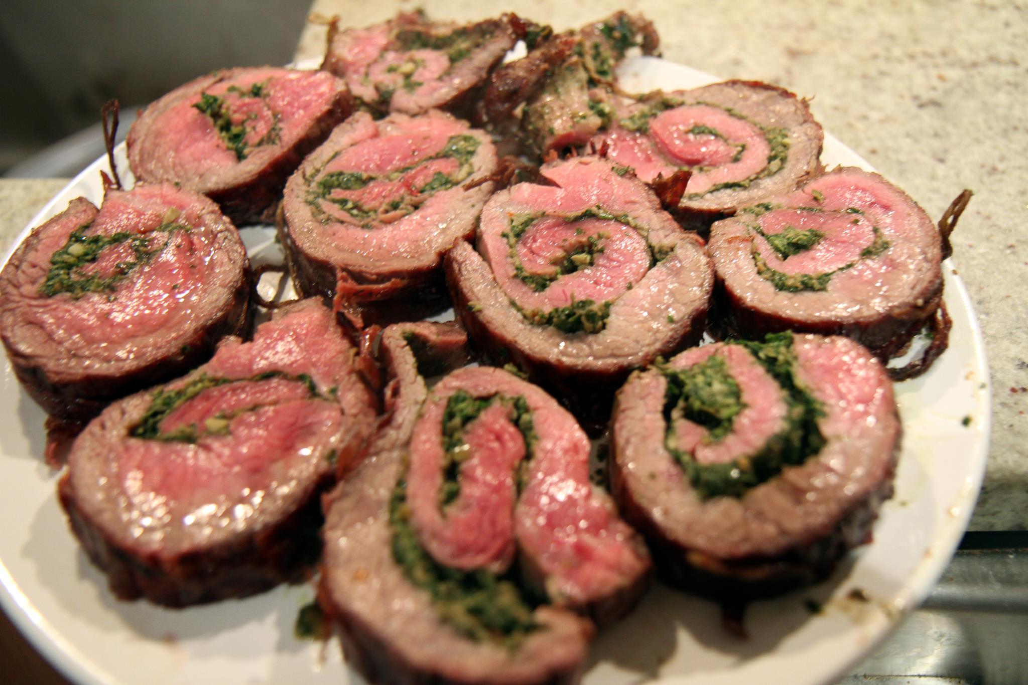 Meat - Pesto Spiraled Steak Pucks http://www.meathunx.com/2013/02/pesto ...