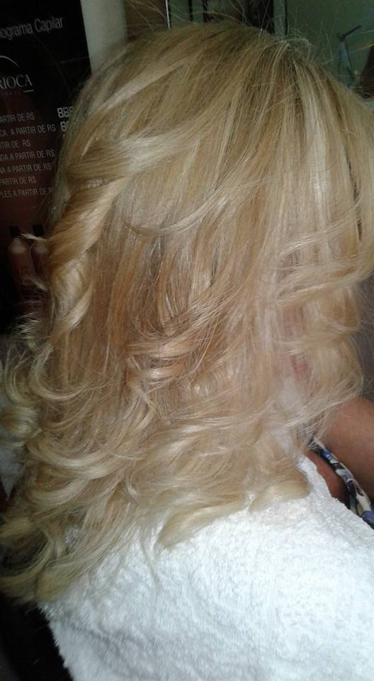 Juliana Tovar Coiffeur added a... Juliana Tovar Coiffeur