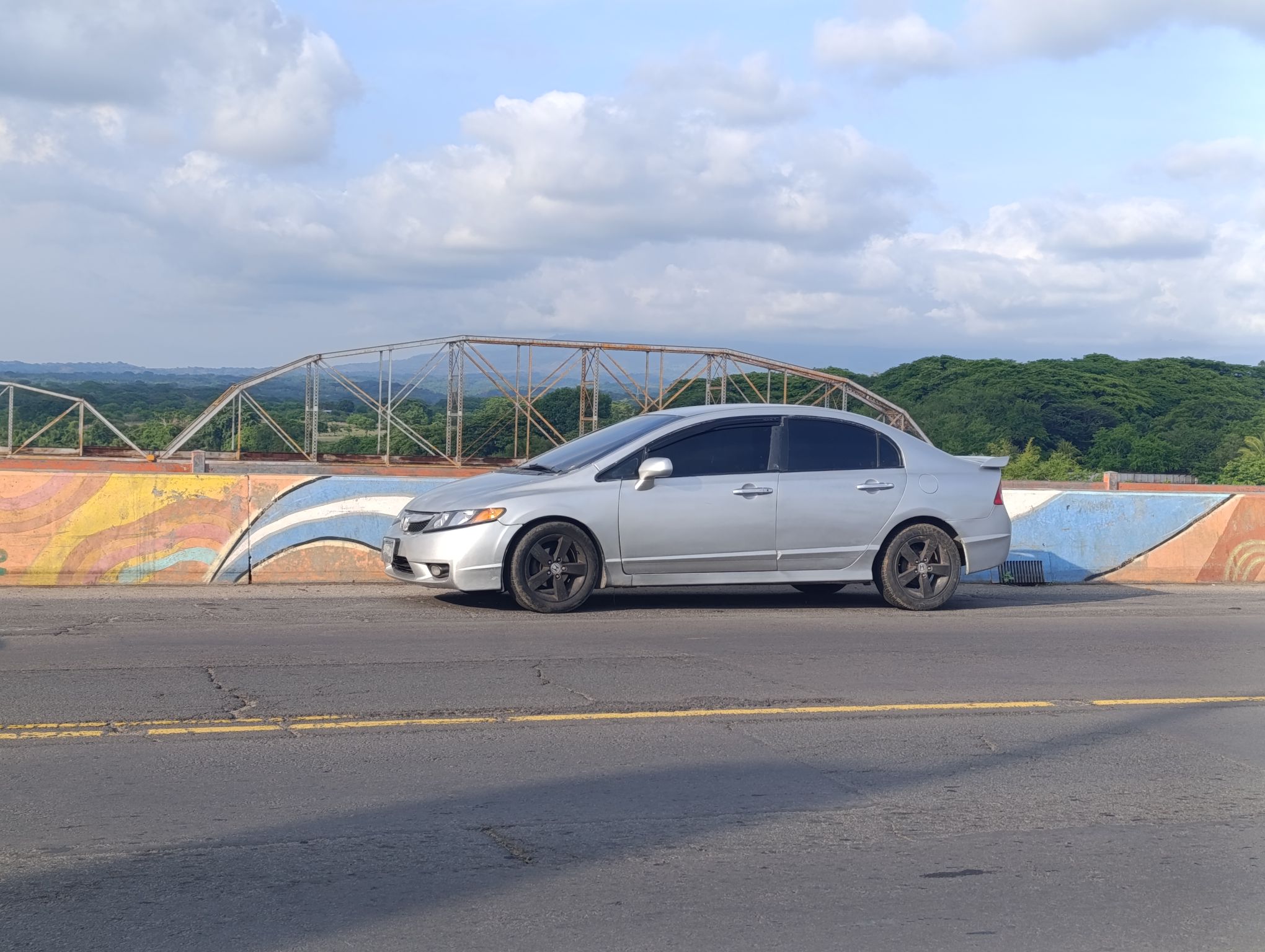 Vendo Civic 2007 R18 con motor 2015 - 4 puertas automático.