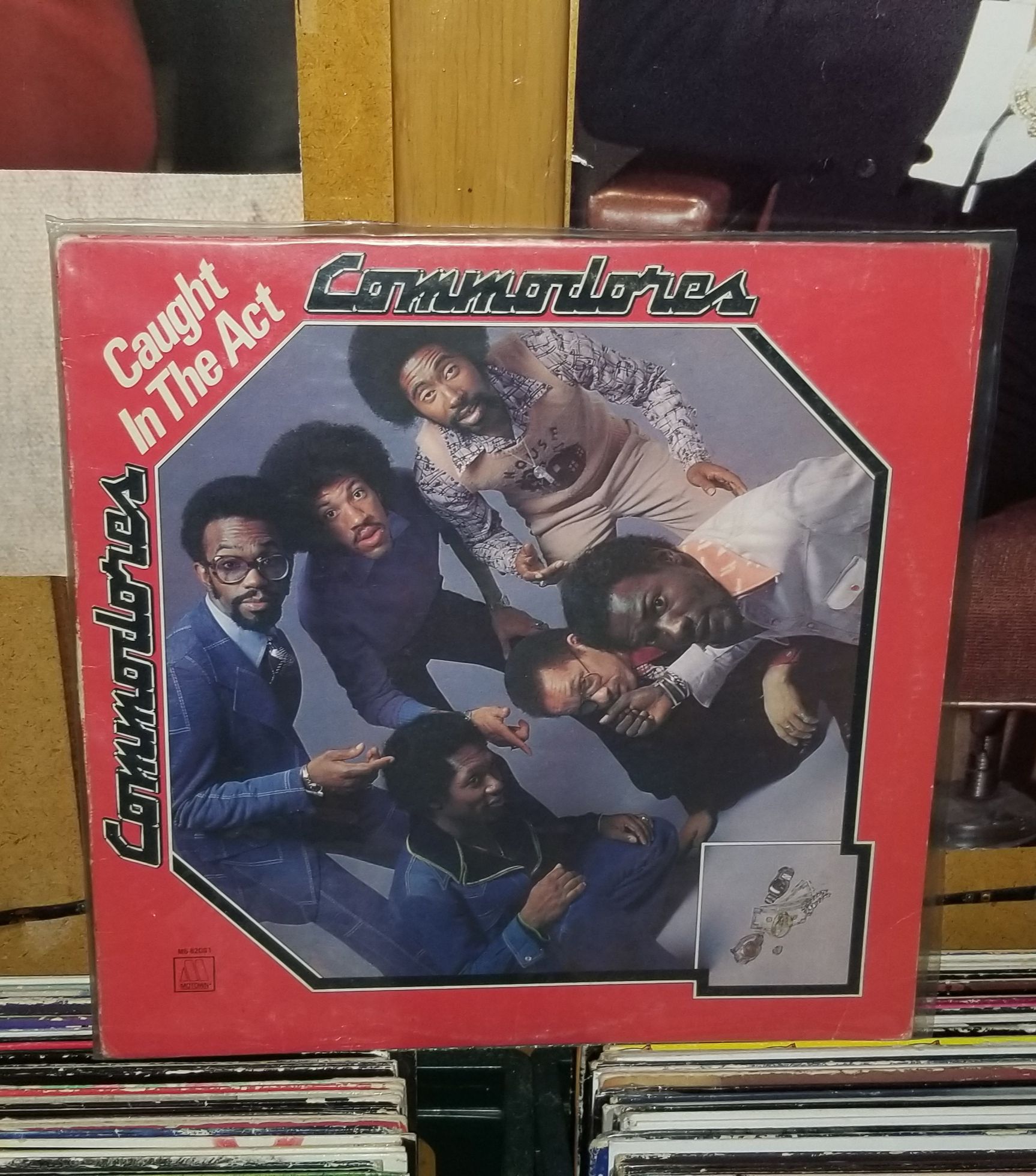Commodores - Caught In The Act.1975