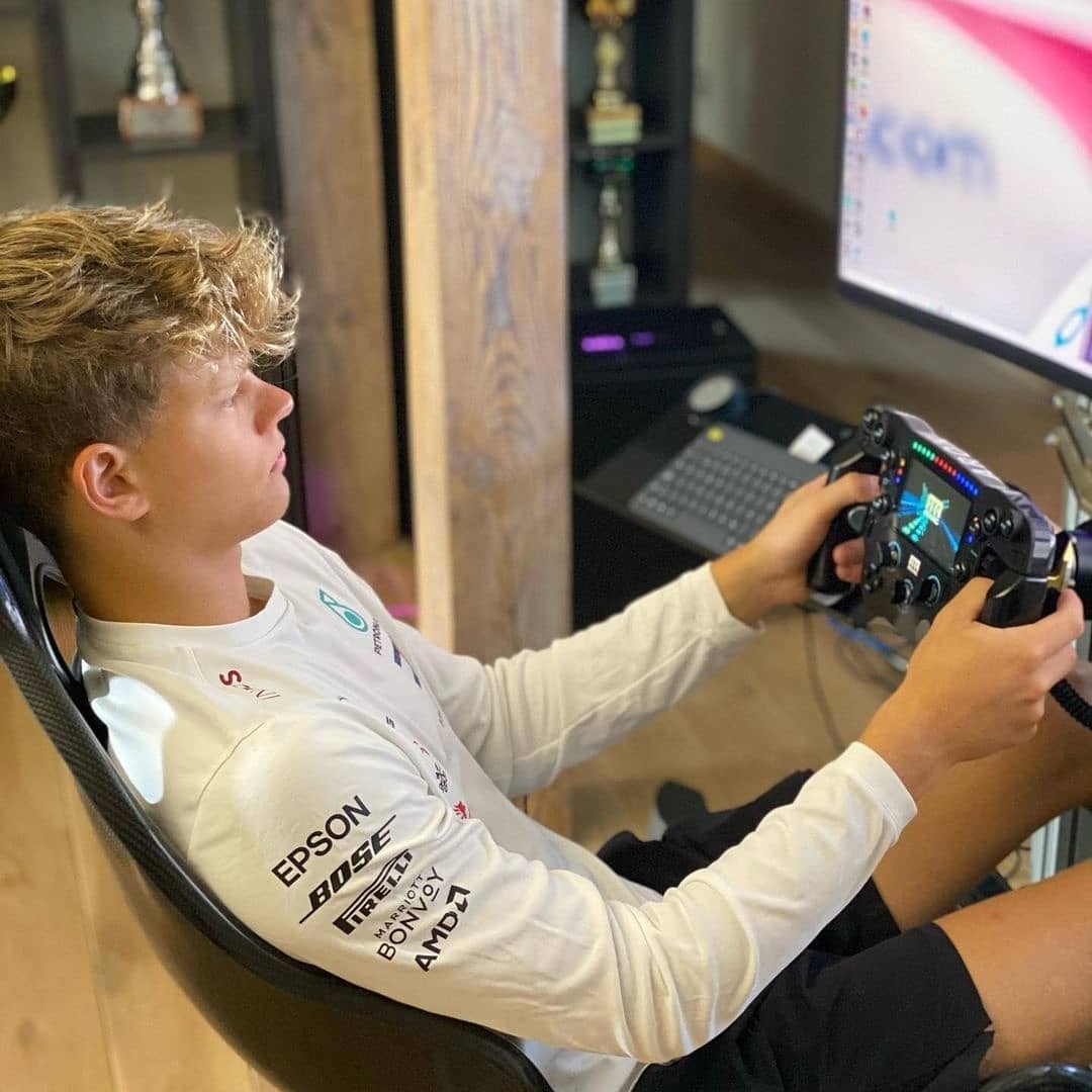Rexing sim-racing steering wheels