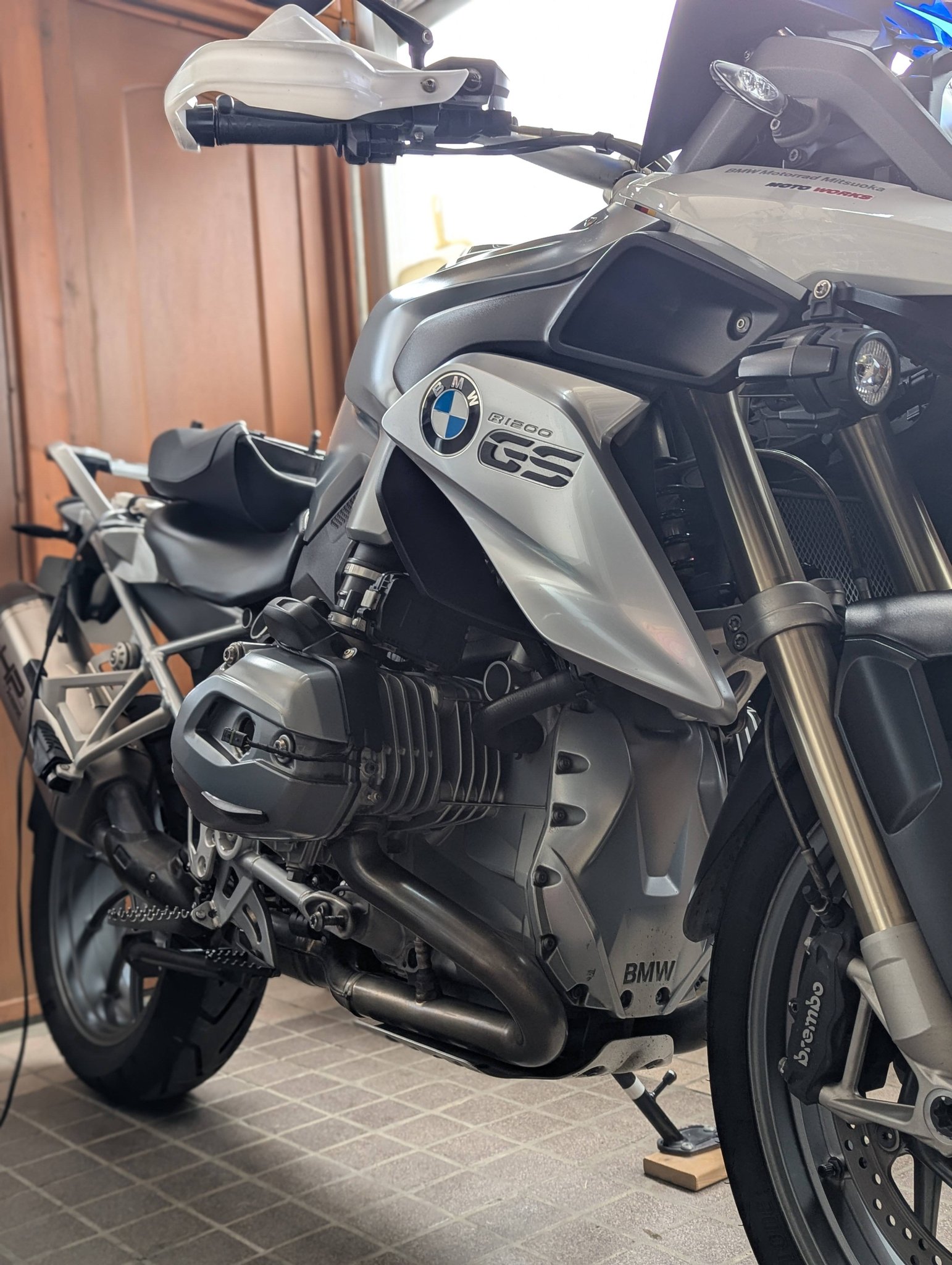 1200GS 56000キロ、中古車を購入しました。ディーラーでは新品ブロック 