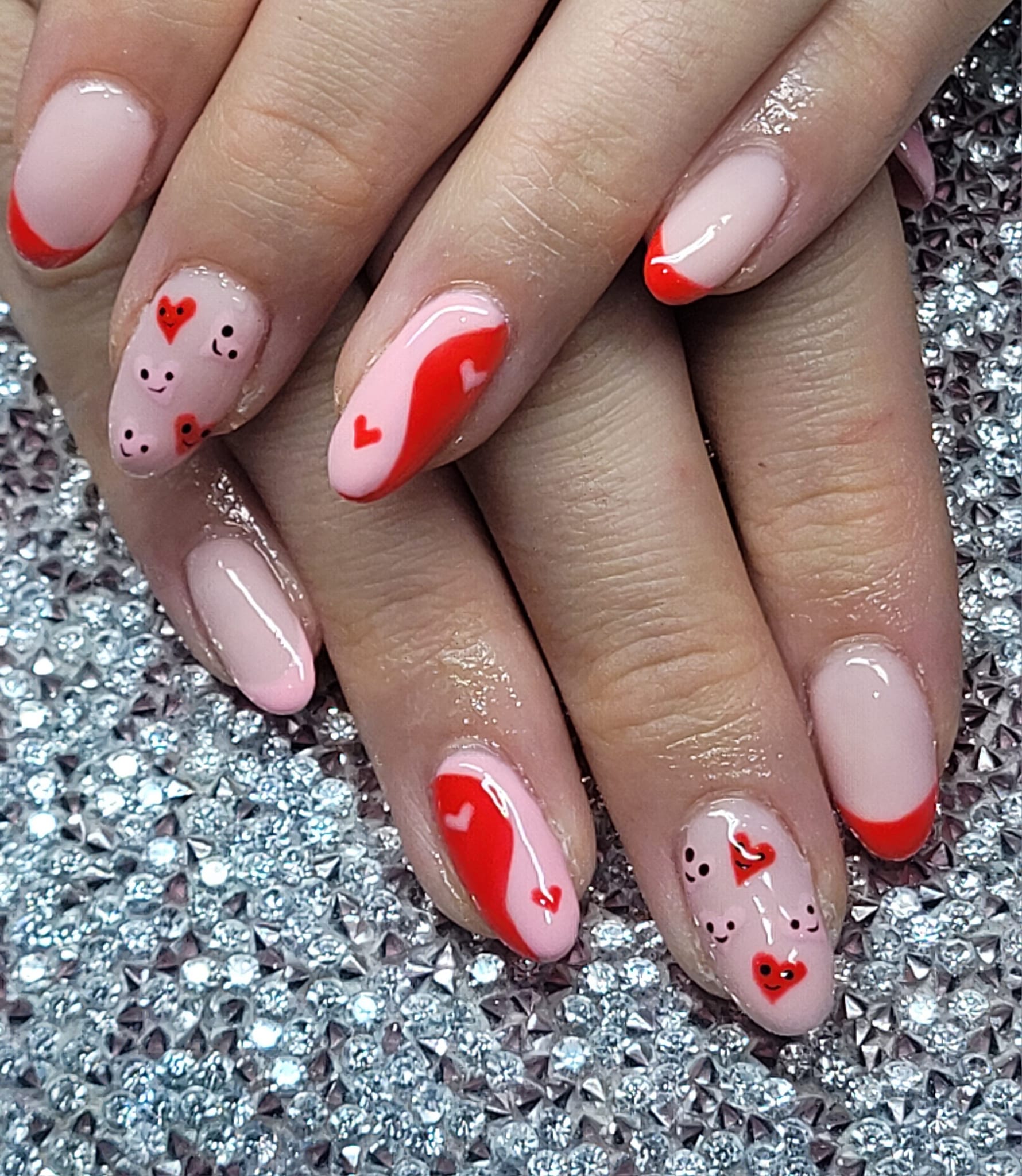 Valentine's nails with heart of gold design
