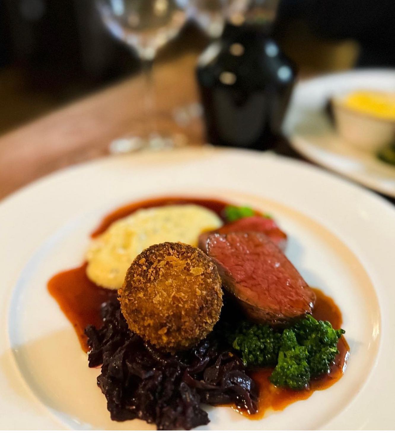 The Sloop Inn - Is there anything better? Cosy meal at The...