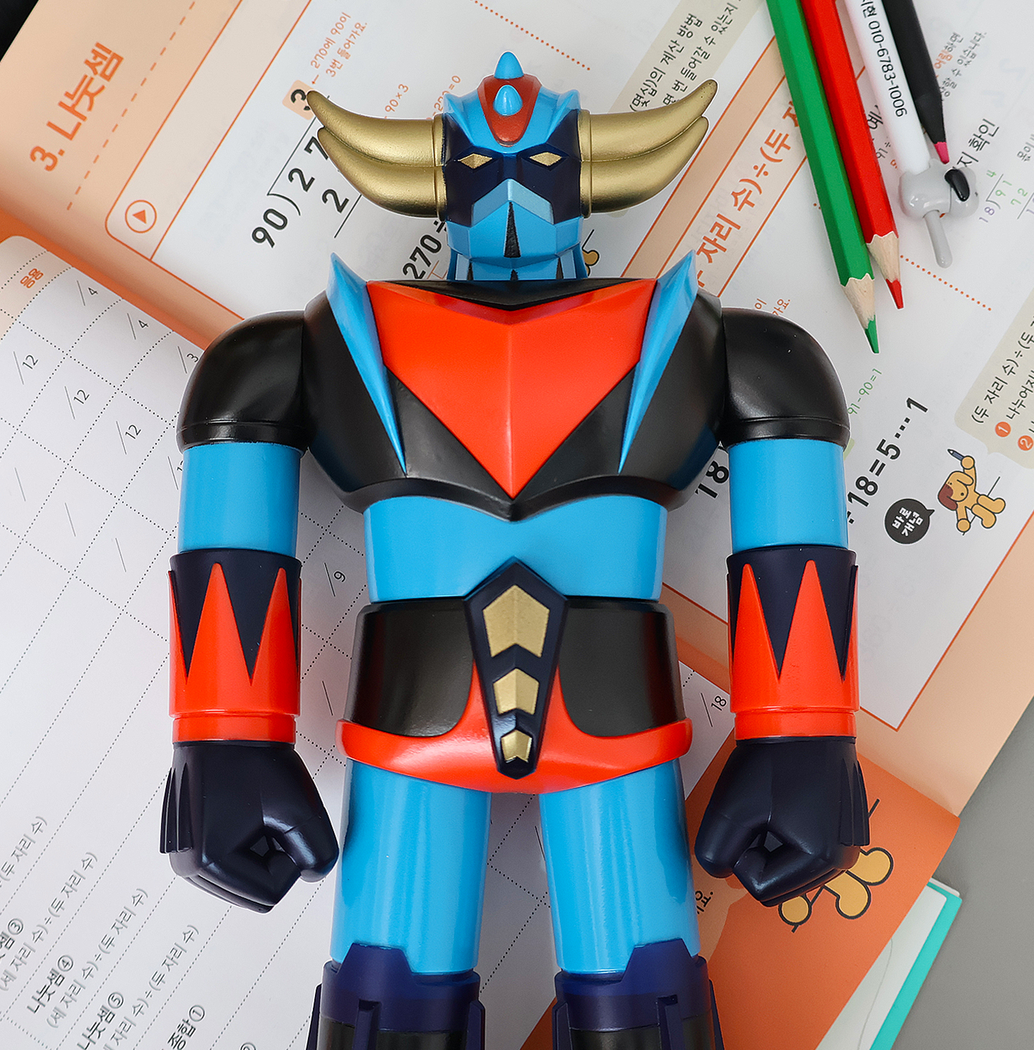 Grendizer Retro sofubi released by ONhobby(made in korea)