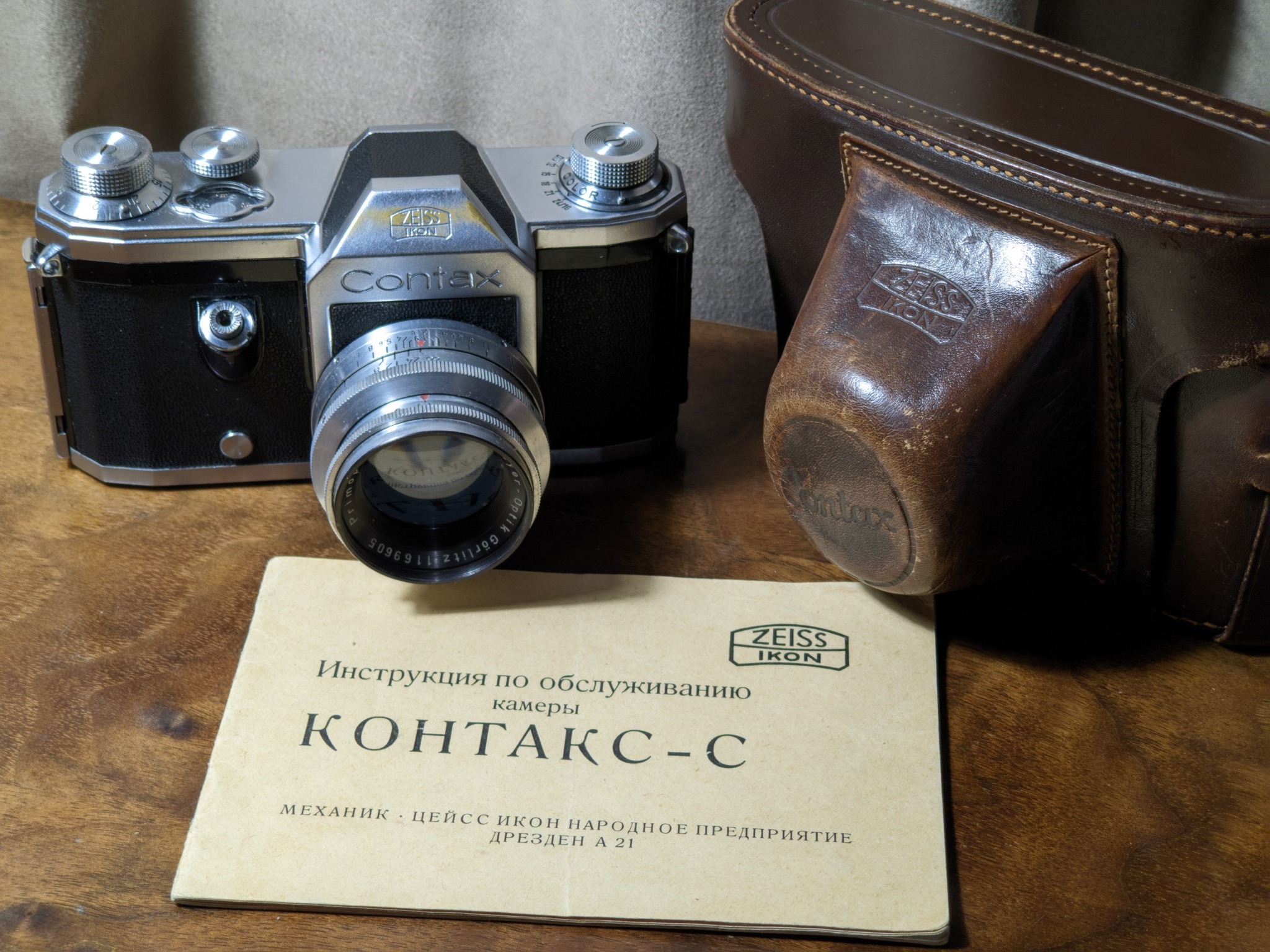 1949 Contax S camera with original Russian manual