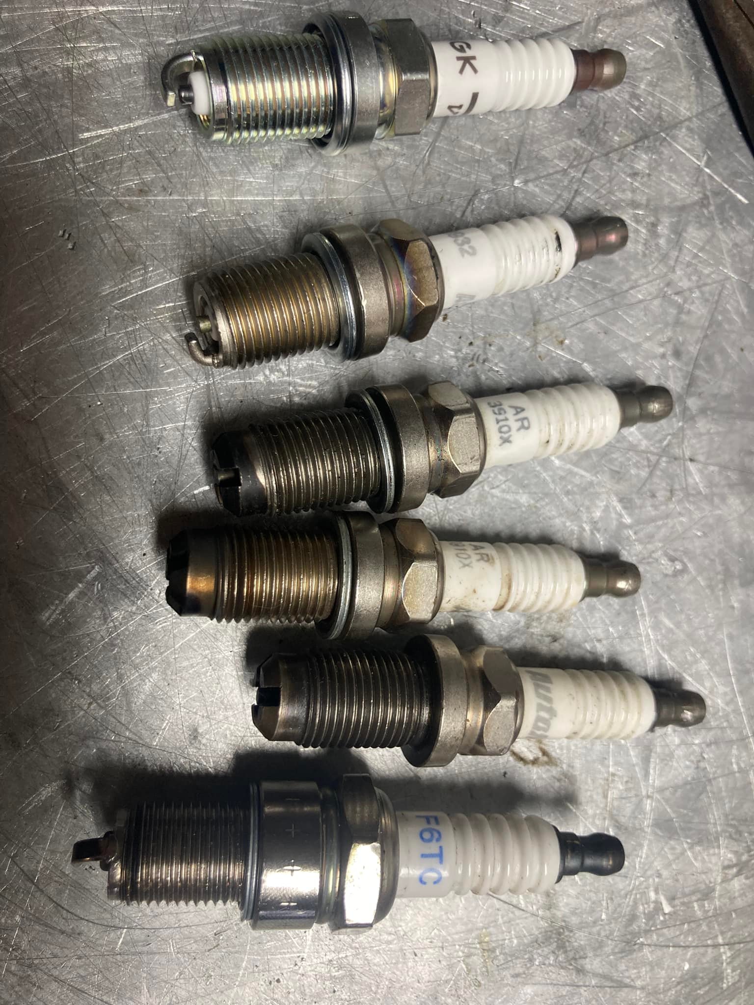 Vintage Spark Plug Connector – Pre-War Plug-In Knurled Nut Type For Cars, Motorcycles, Trucks (Universal)