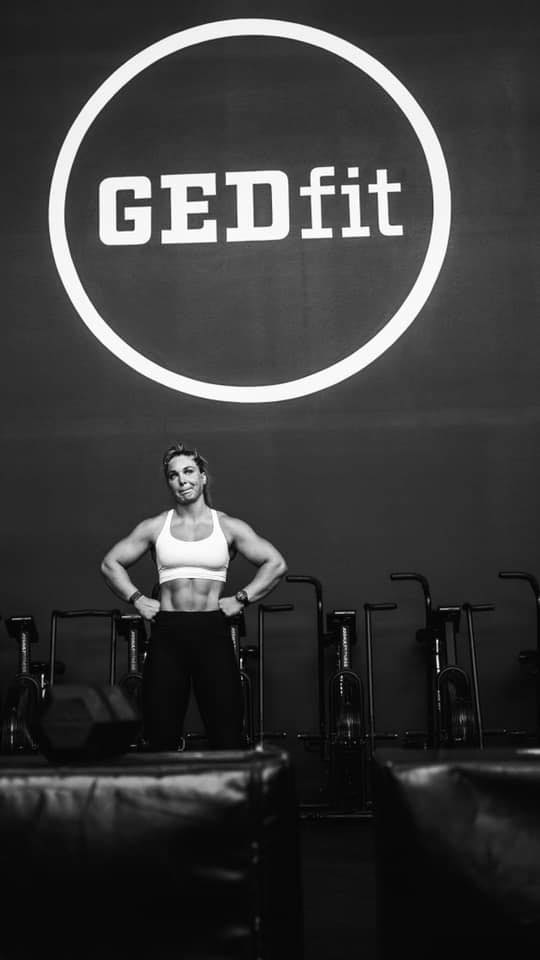 82.5KG ON THE BAR + 20KG IN CHAINS ⛓️ THE BENCH BE BENCHINGGGG FINALLY ...