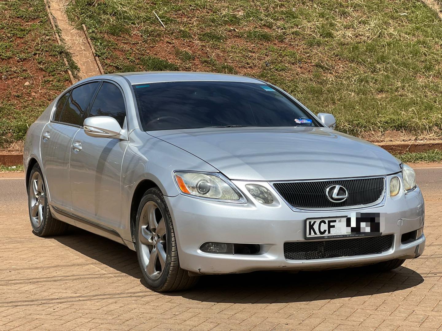 Toyota Aristo aka Lexus GS300 spotted on the road