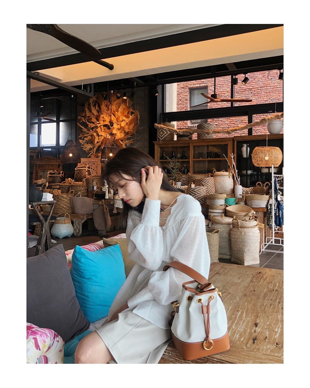 Pretty So Min - 화보촬영중🍒 Reposted from @somin_jj #정소민 #jungsomin