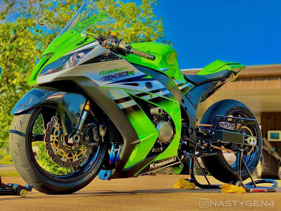 DME - 🔥 This is one hot ZX-10R out of Texas. How many of your