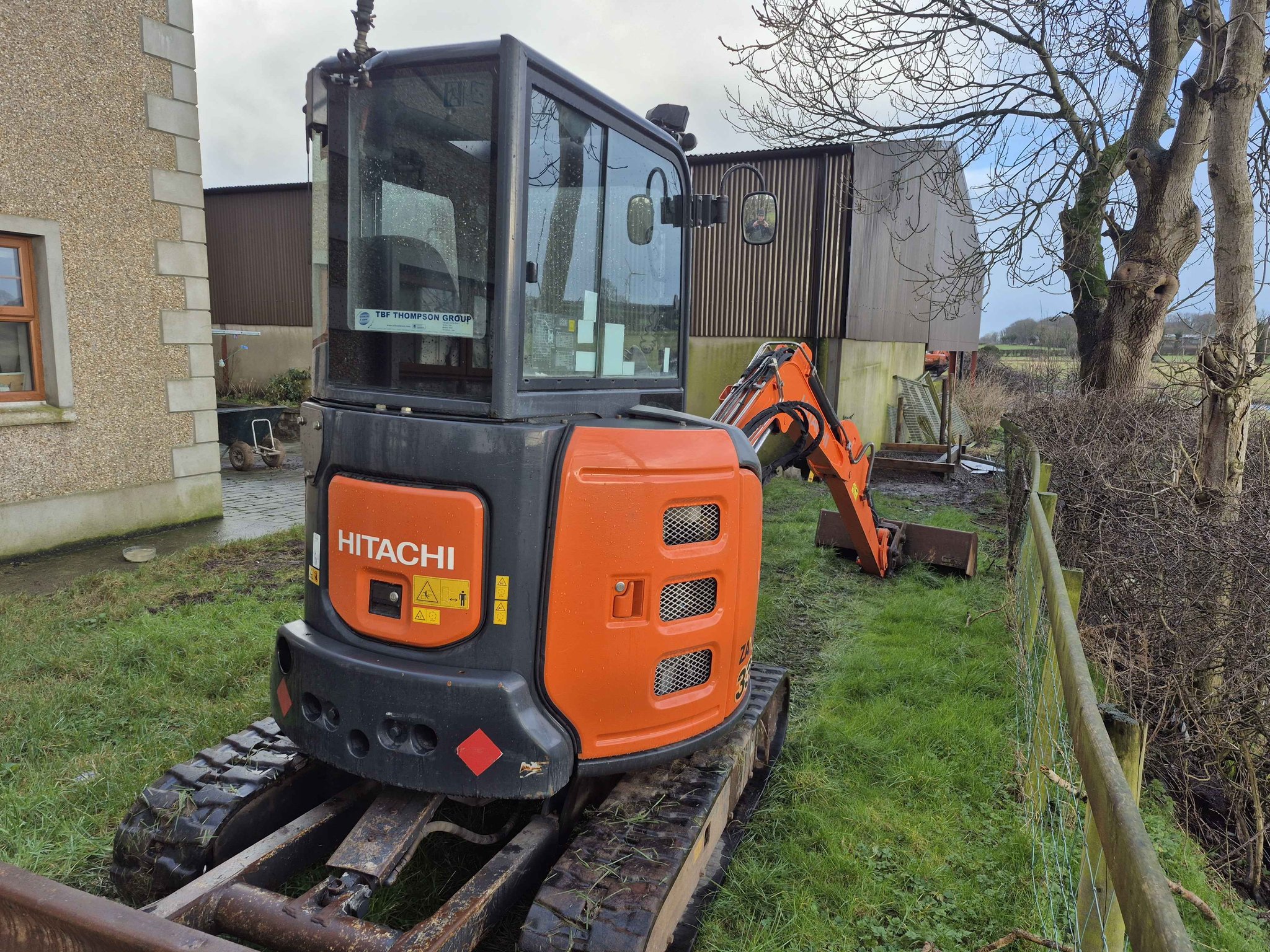 2016 Hitachi 33 Year 2016 5000hrs Comes with 3 buckets Hydraulic