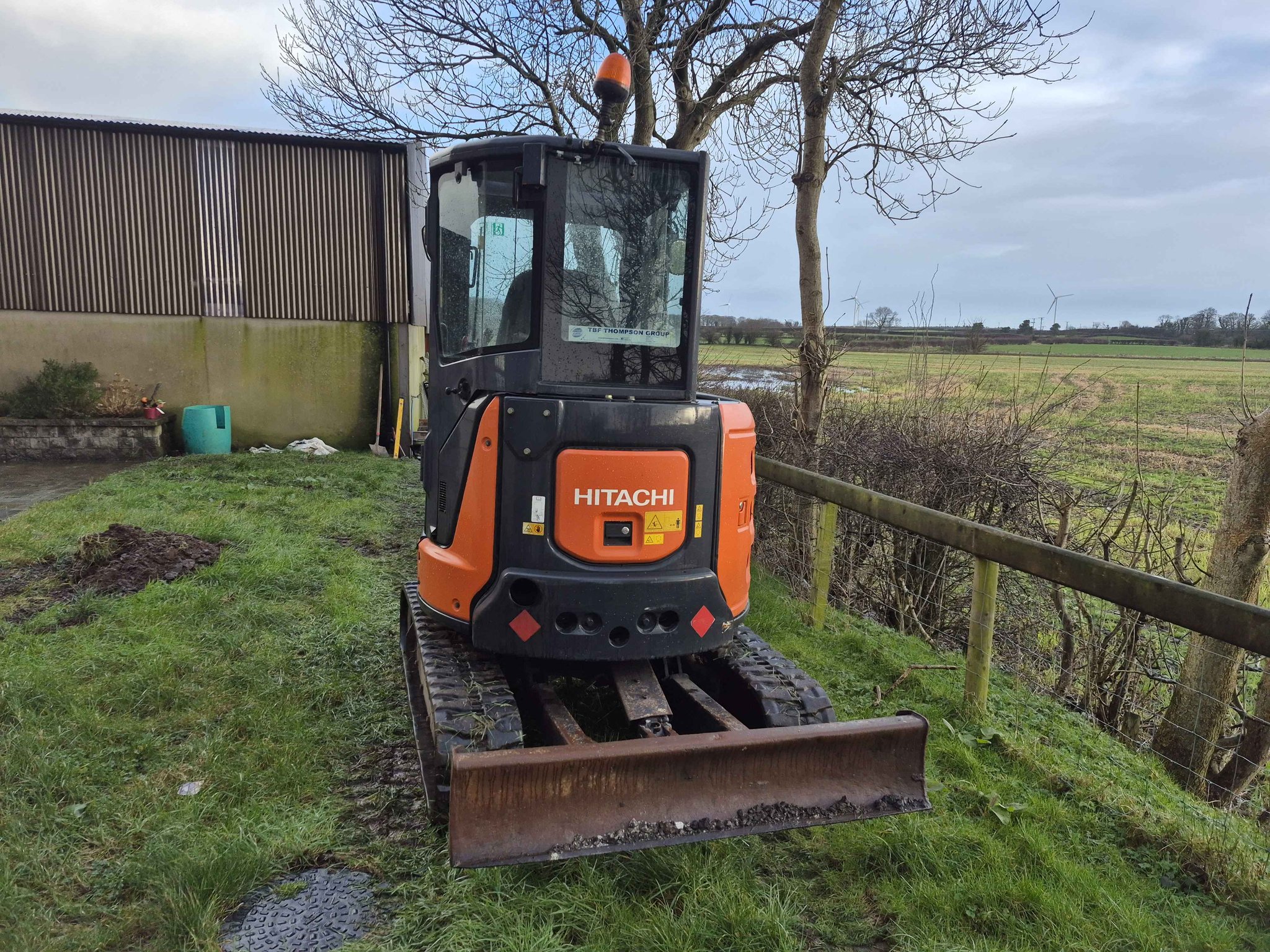 2016 Hitachi 33 Year 2016 5000hrs Comes with 3 buckets Hydraulic