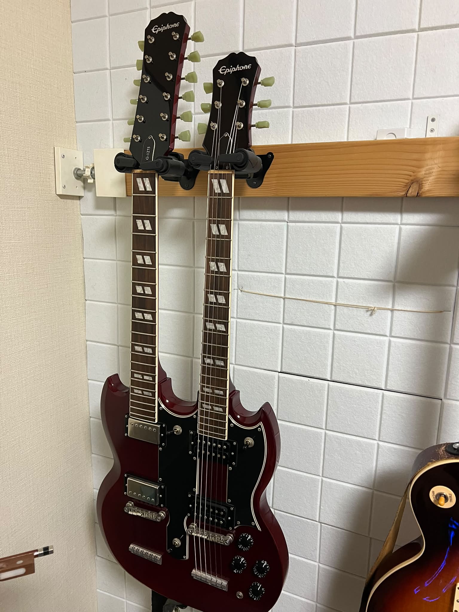 還暦過ぎてギターを断捨離しまして、今はこの3本が残りました🎶 次は