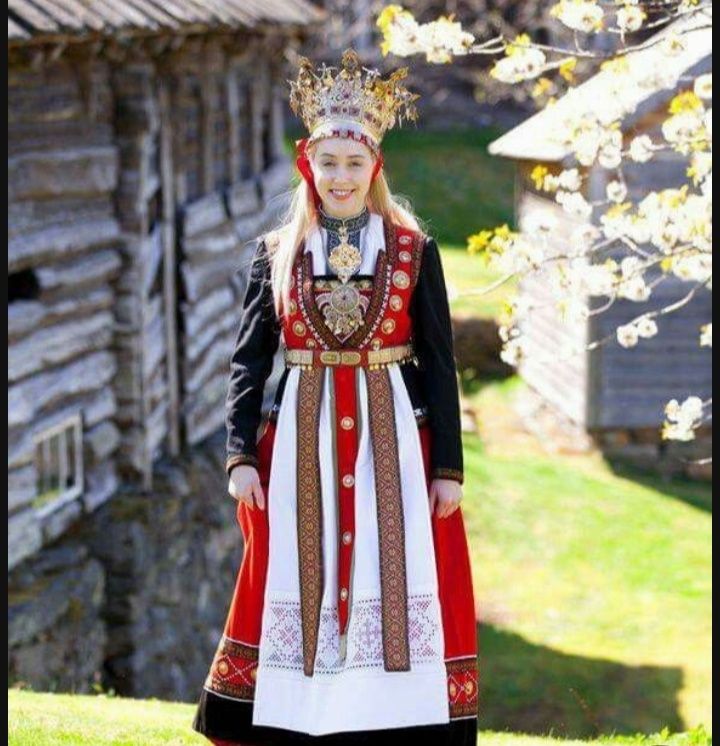 norwegian formal dress Traditional wedding with brudekrone NA-09.23.26AM