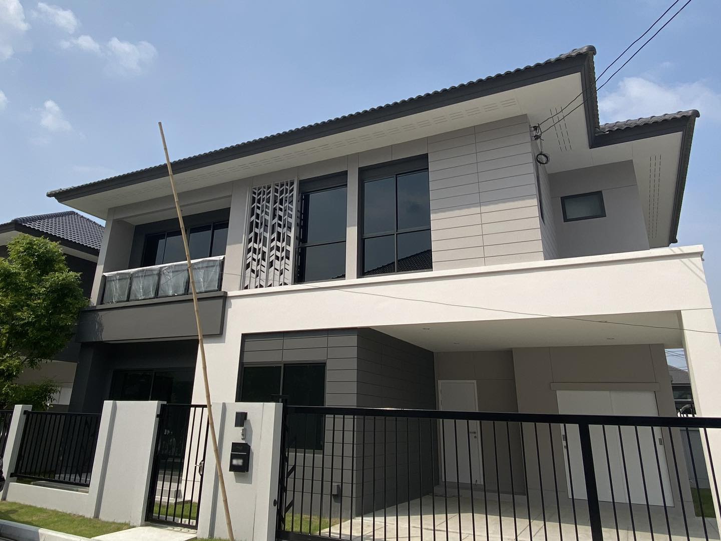 😎☀️ บ้านเย็นสบาย... - ฟิล์มกันร้อน Coolsure คูลชัวร์