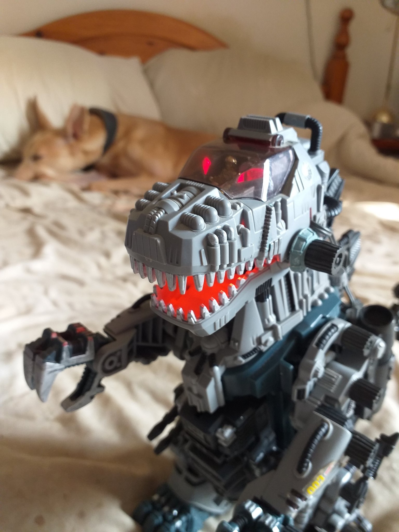 The Giant ZRK: A Historic Large-Scale Zoid from Tomy's Original Era