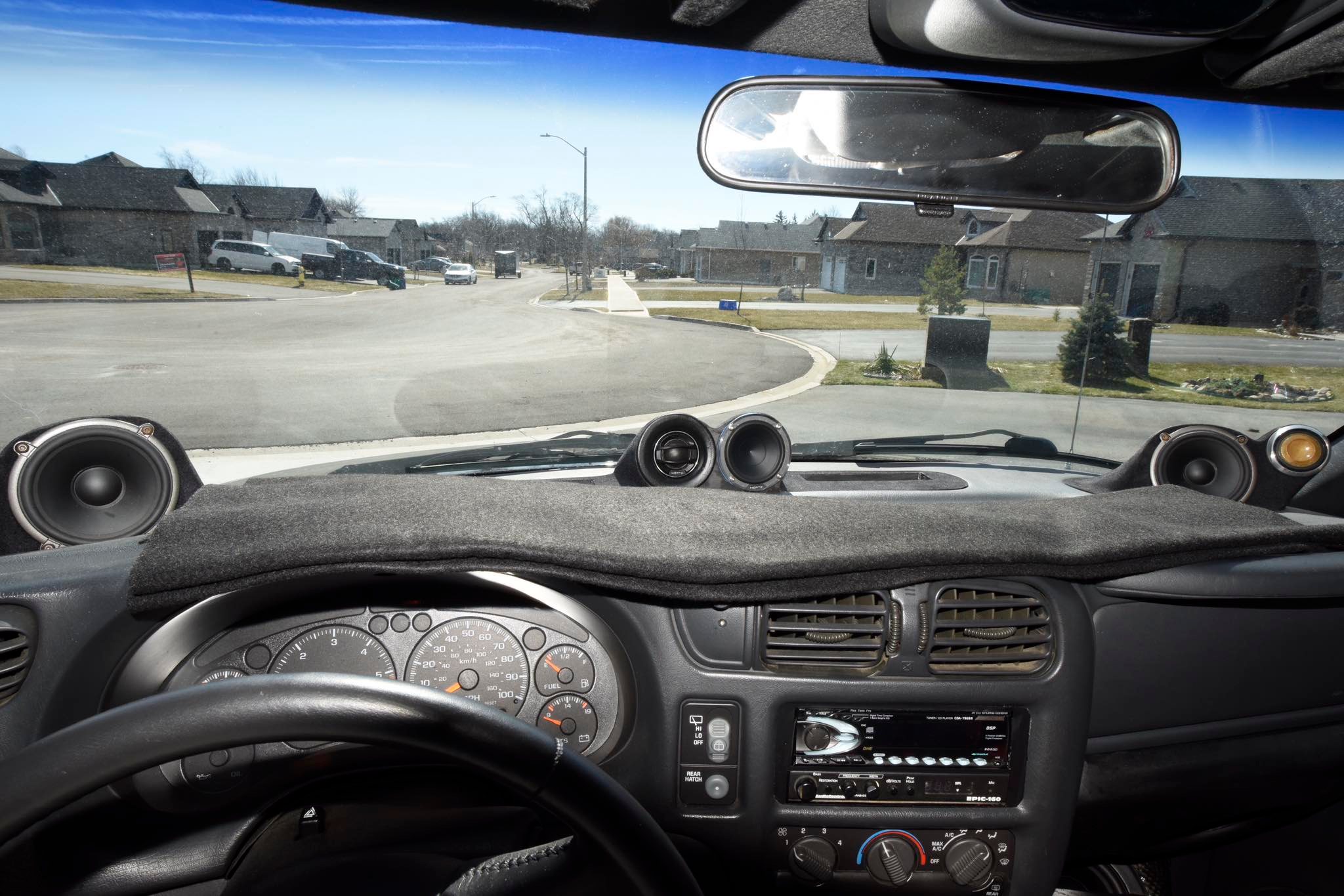 Dash mat improves car audio sound quality