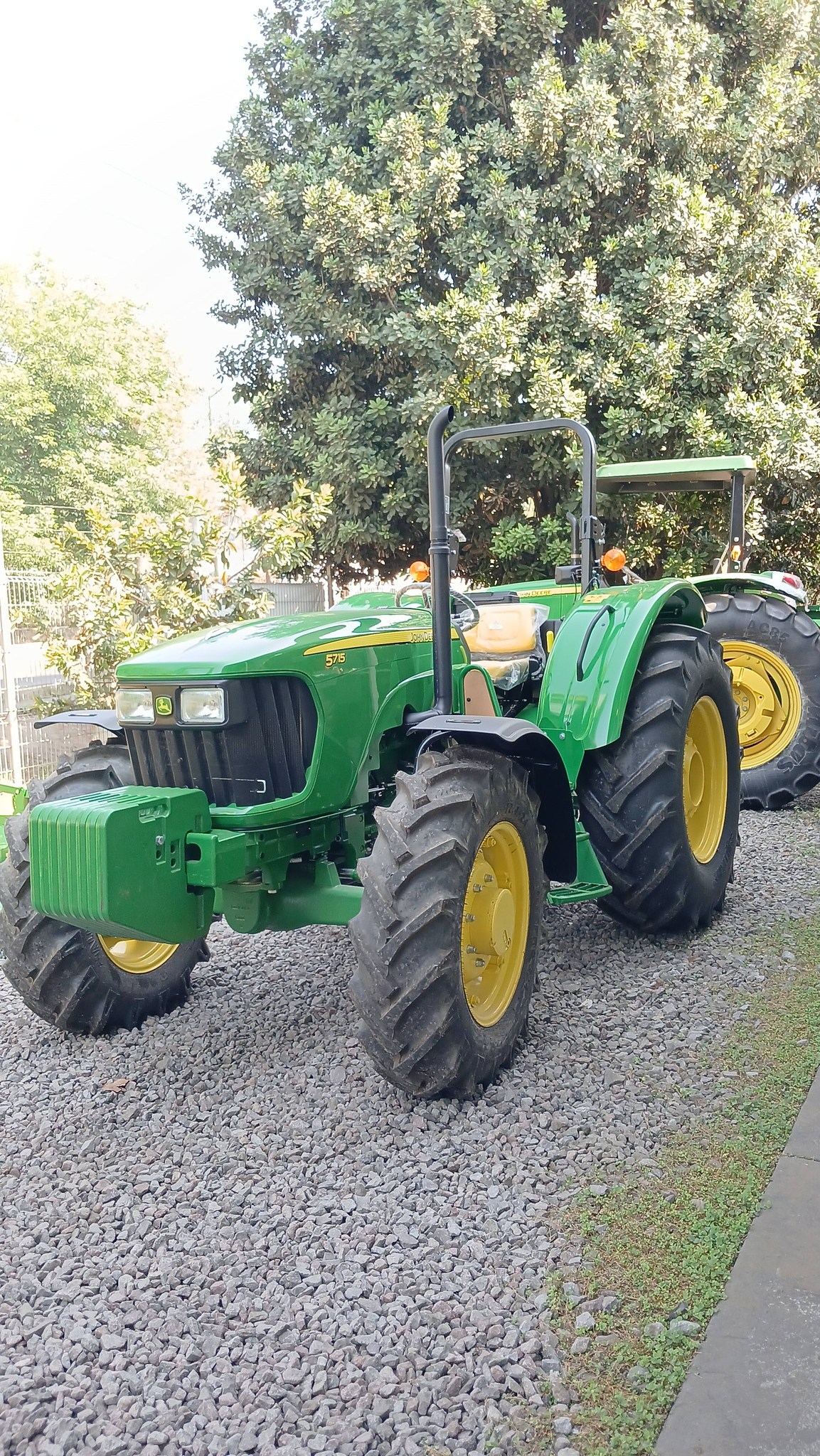 Rendimiento confiable con tractores de granja de juguete avanzado para necesidades agrícolas
