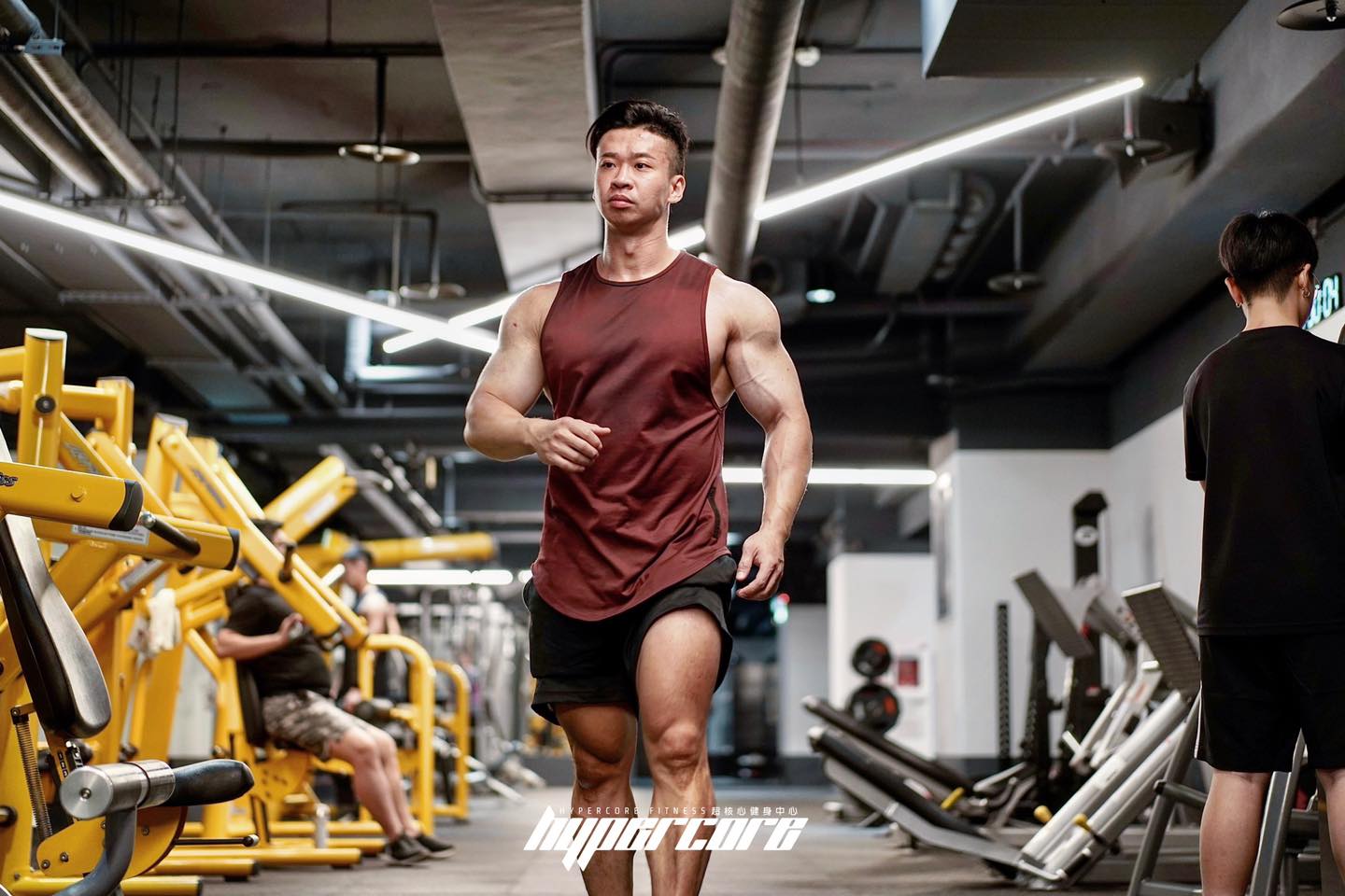 Hypercore - 「 什麼是靜態伸展與動態暖身? 」﻿ ﻿ 常常有很多人在是否應該伸展以及該如何進行暖身方面存在著疑惑。特別是，關於靜態 ...