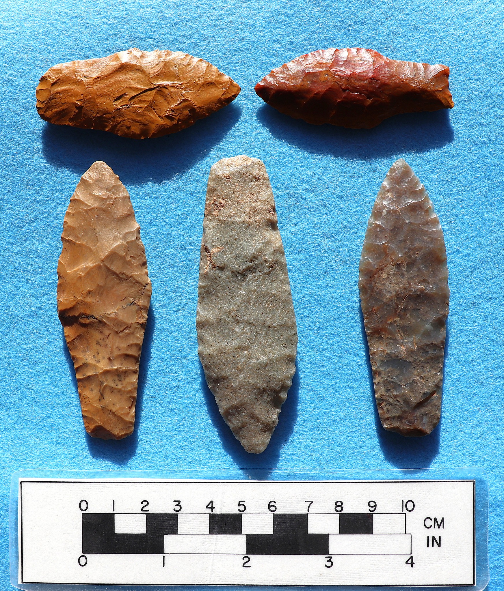 John - Hell Gap was a medium-to-large lanceolate point similar to an ...
