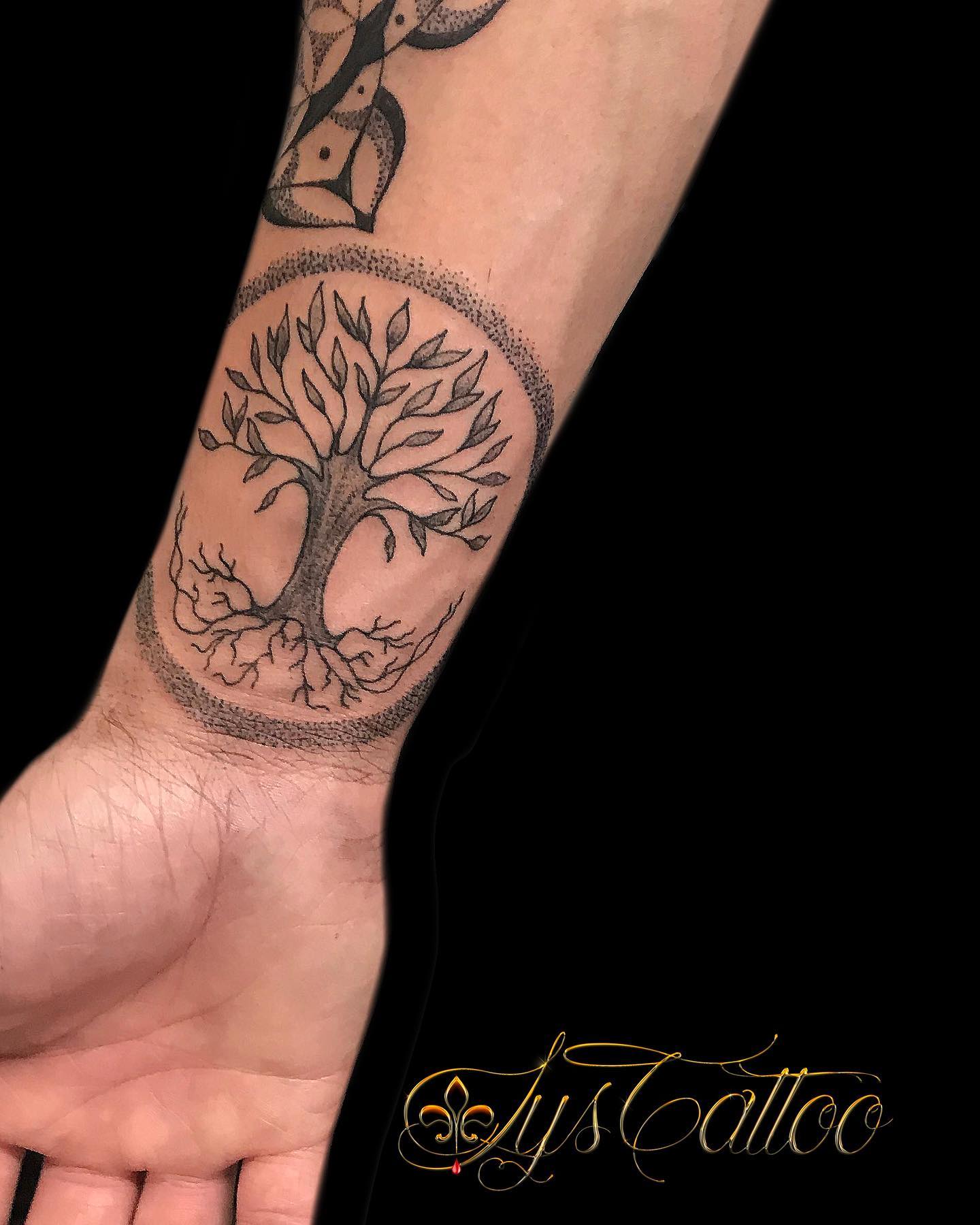 Tatouage Celtique Arbre De Vie