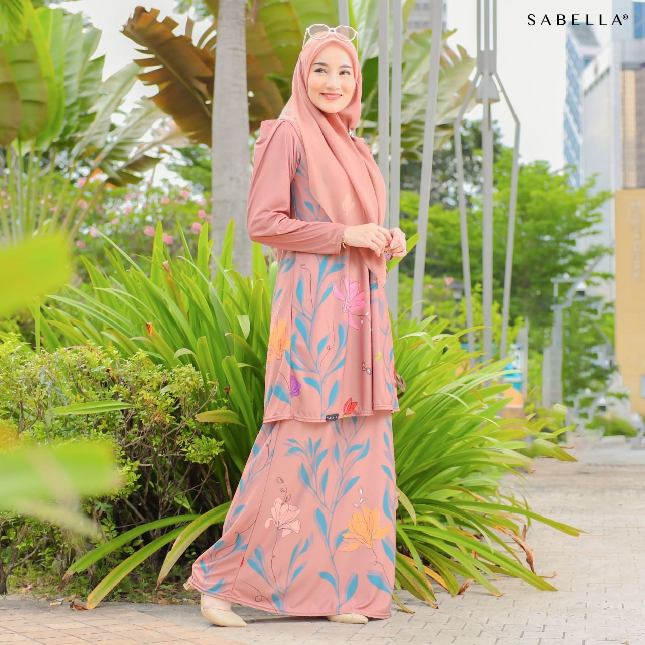 Sabella - 💙 BEST THERAPHY TO CURE MONDAY BLUES 💙 Great outfit can ...
