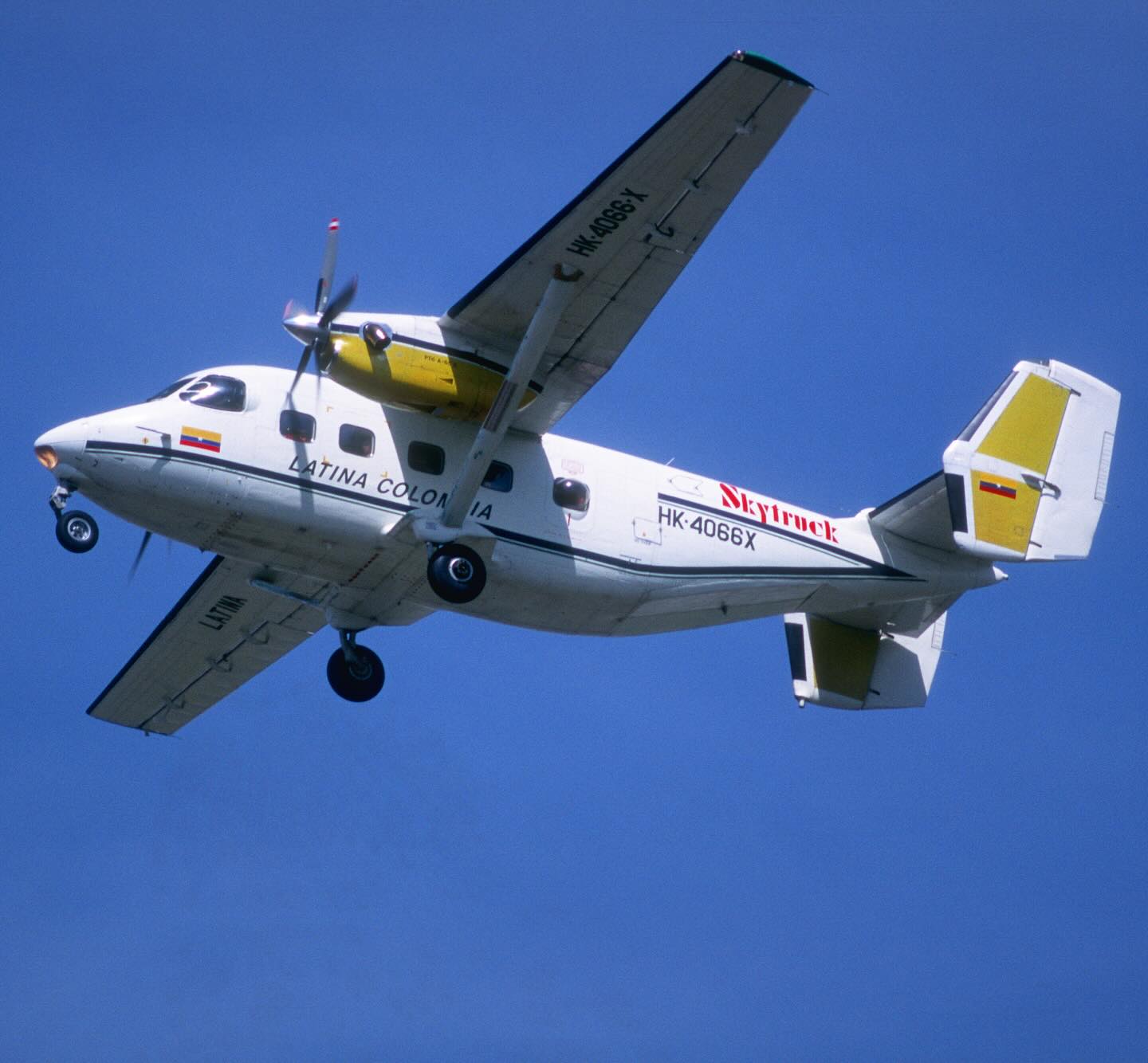 207番g Name this rare aircraft type! Hint: photographed at Bogotá in 1997